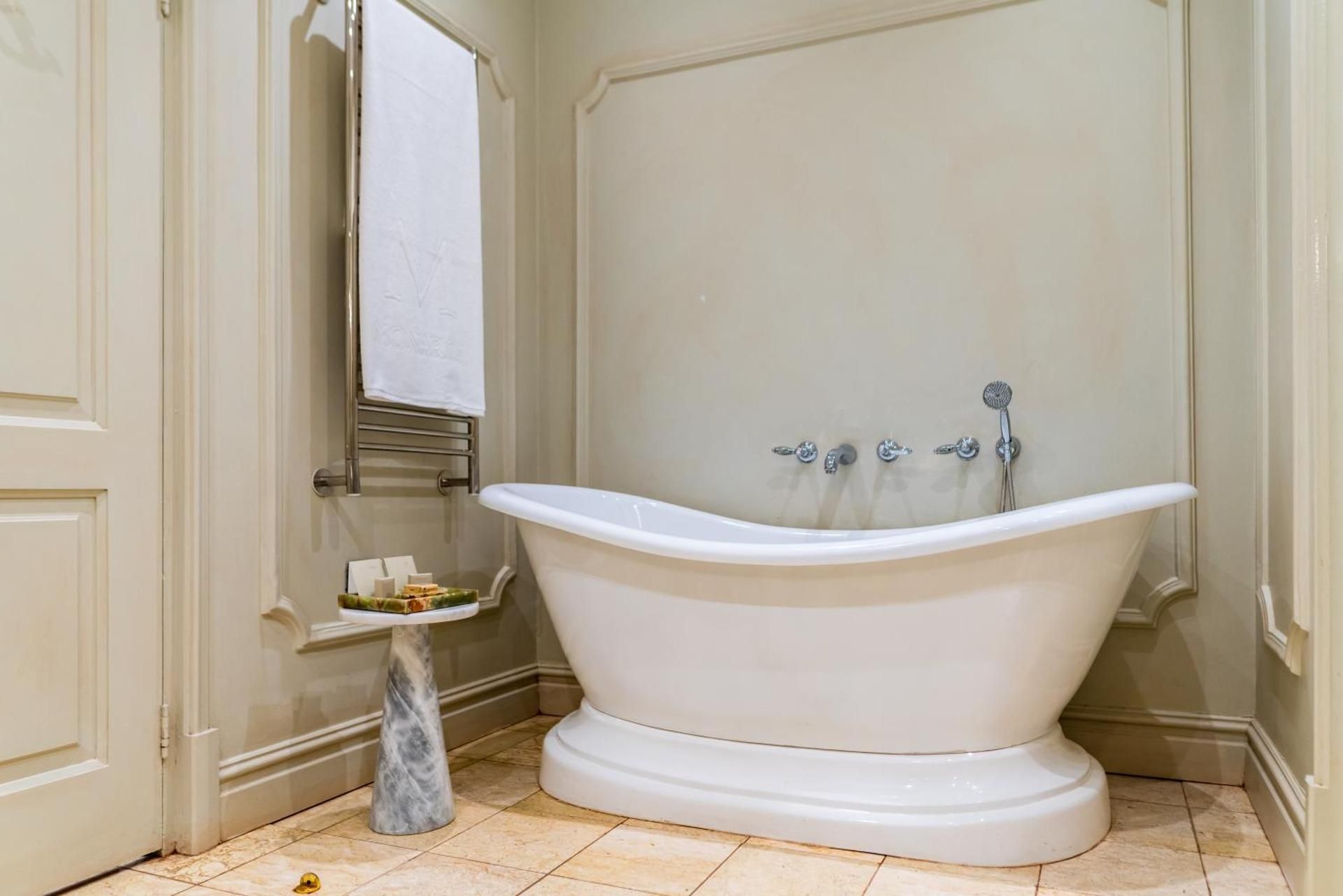 The Monarch Hotel Suite 2