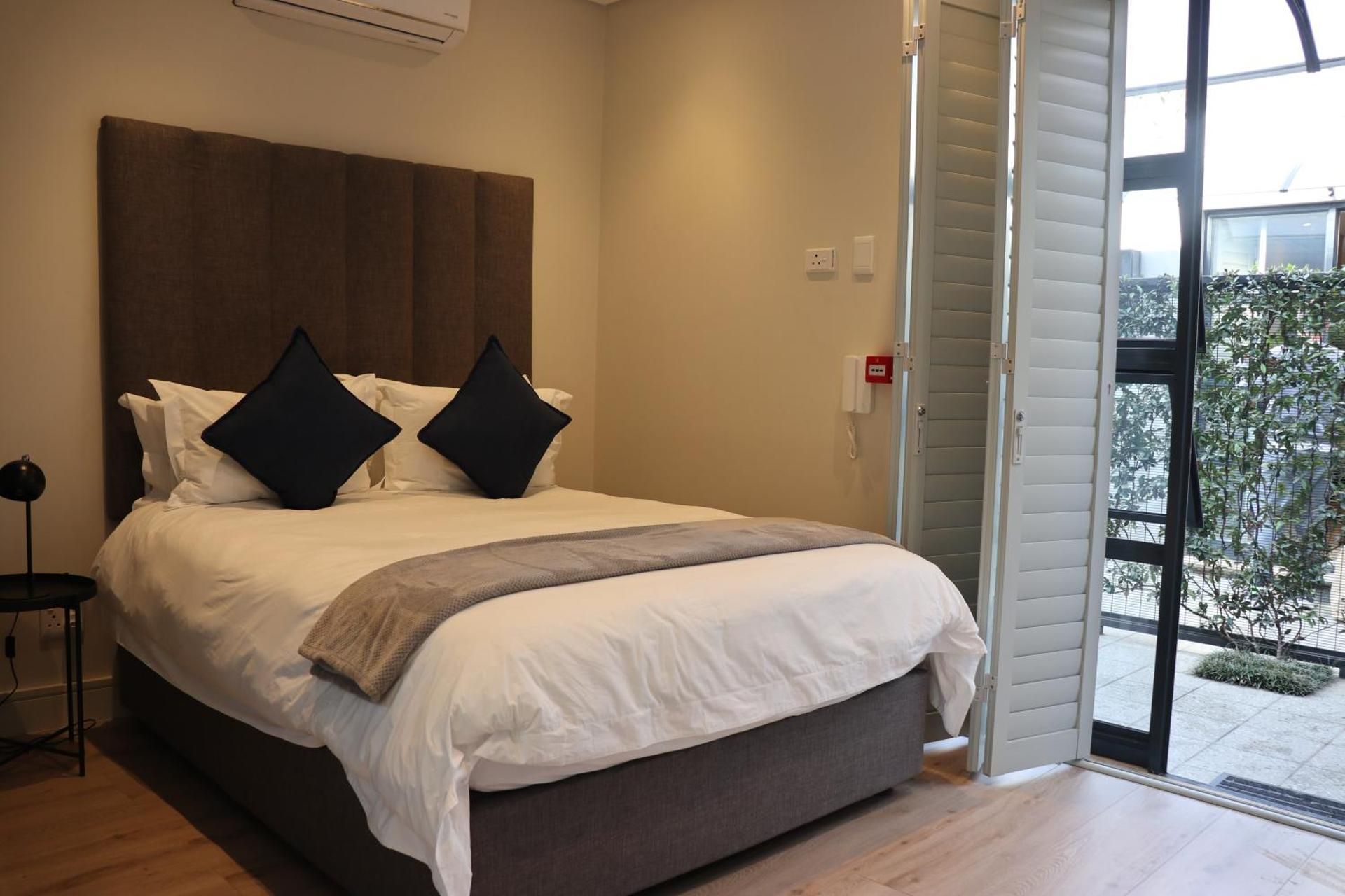 Deluxe Queen Suite