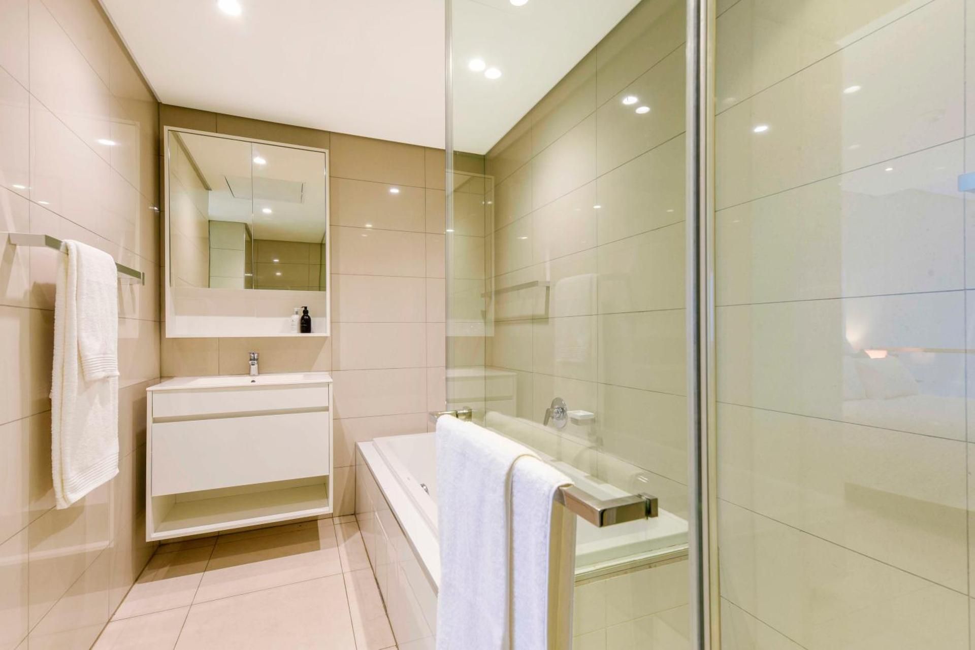 One-Bedroom Deluxe Apartment