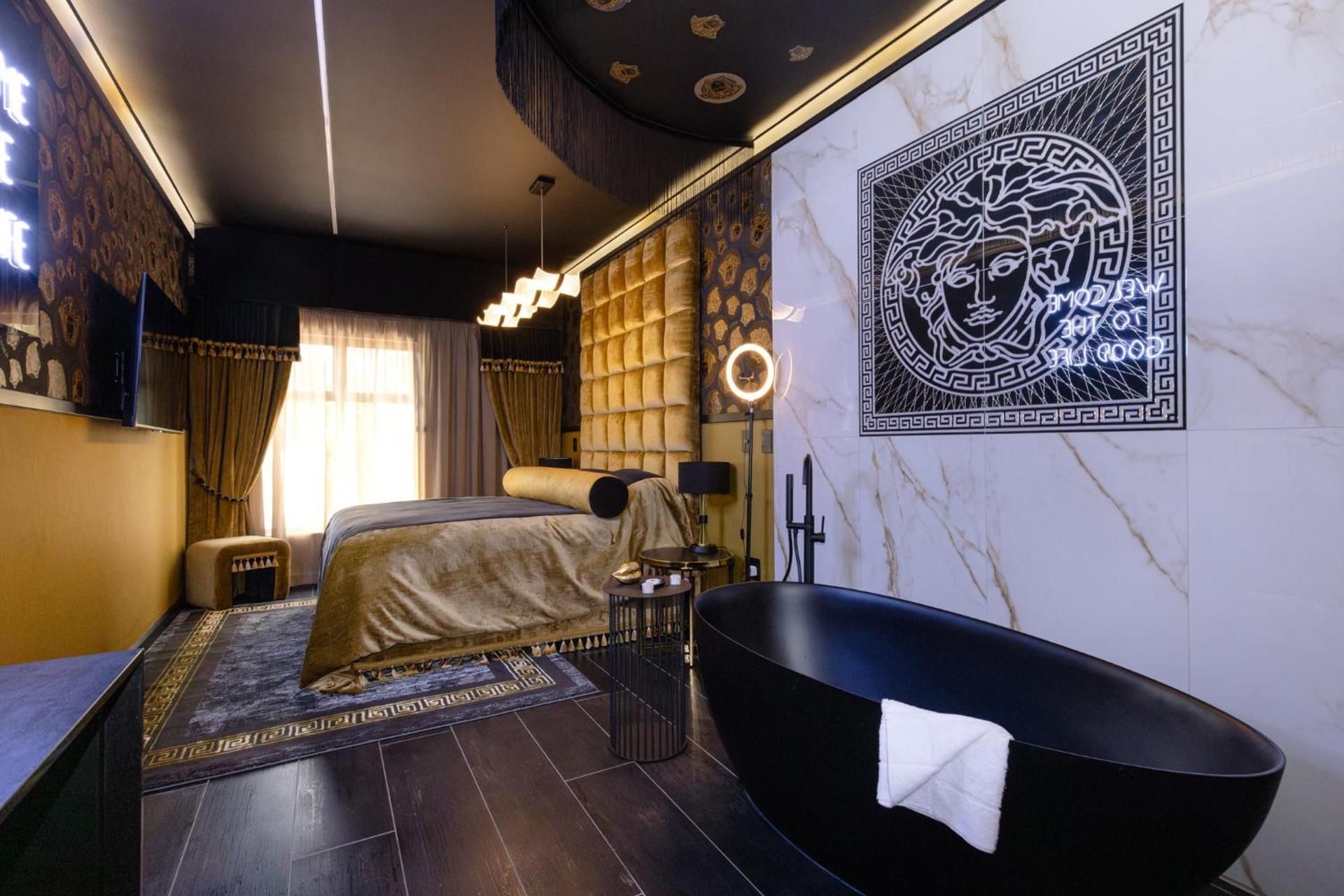 Deluxe Suite