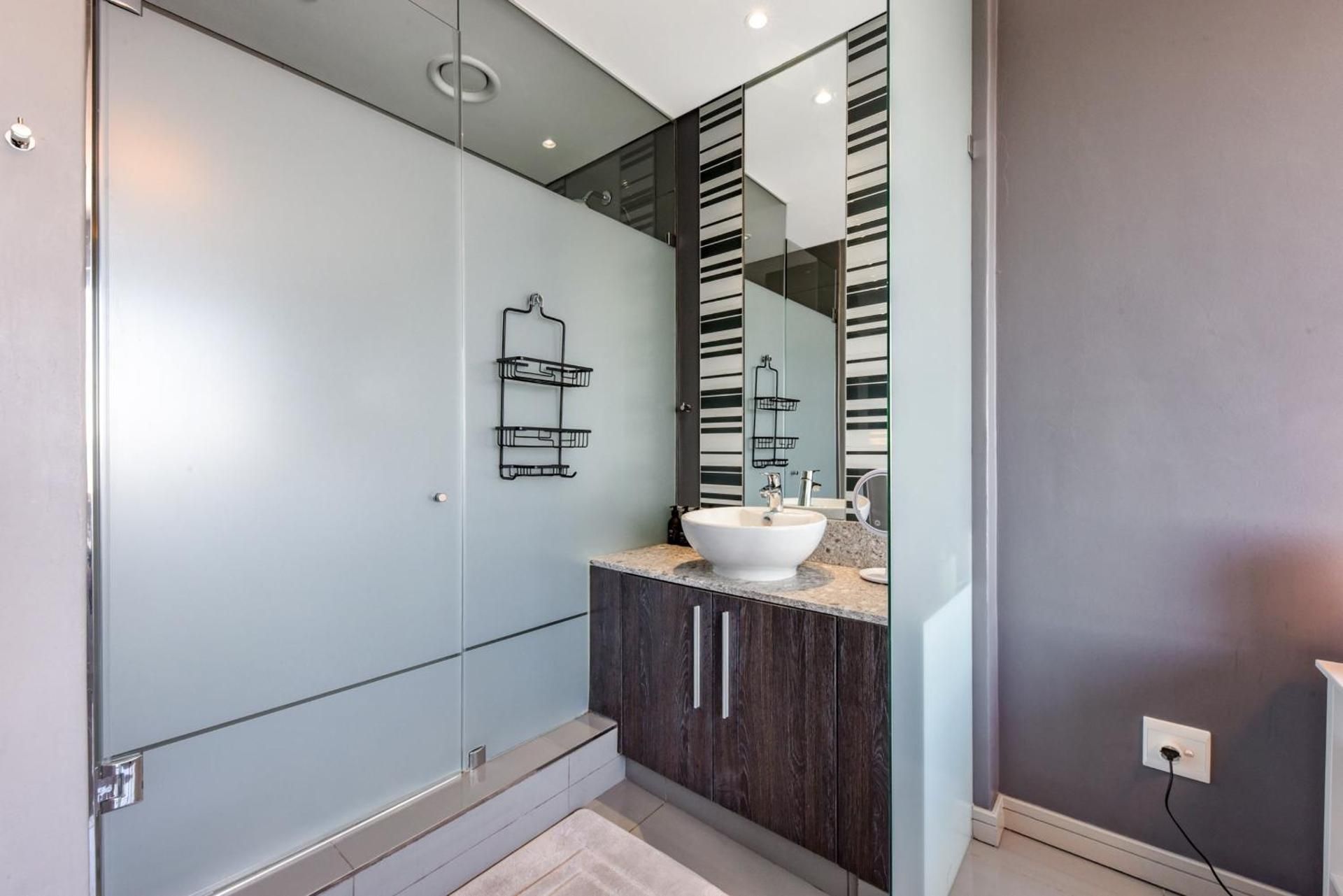 Two-Bedroom Deluxe Apartment