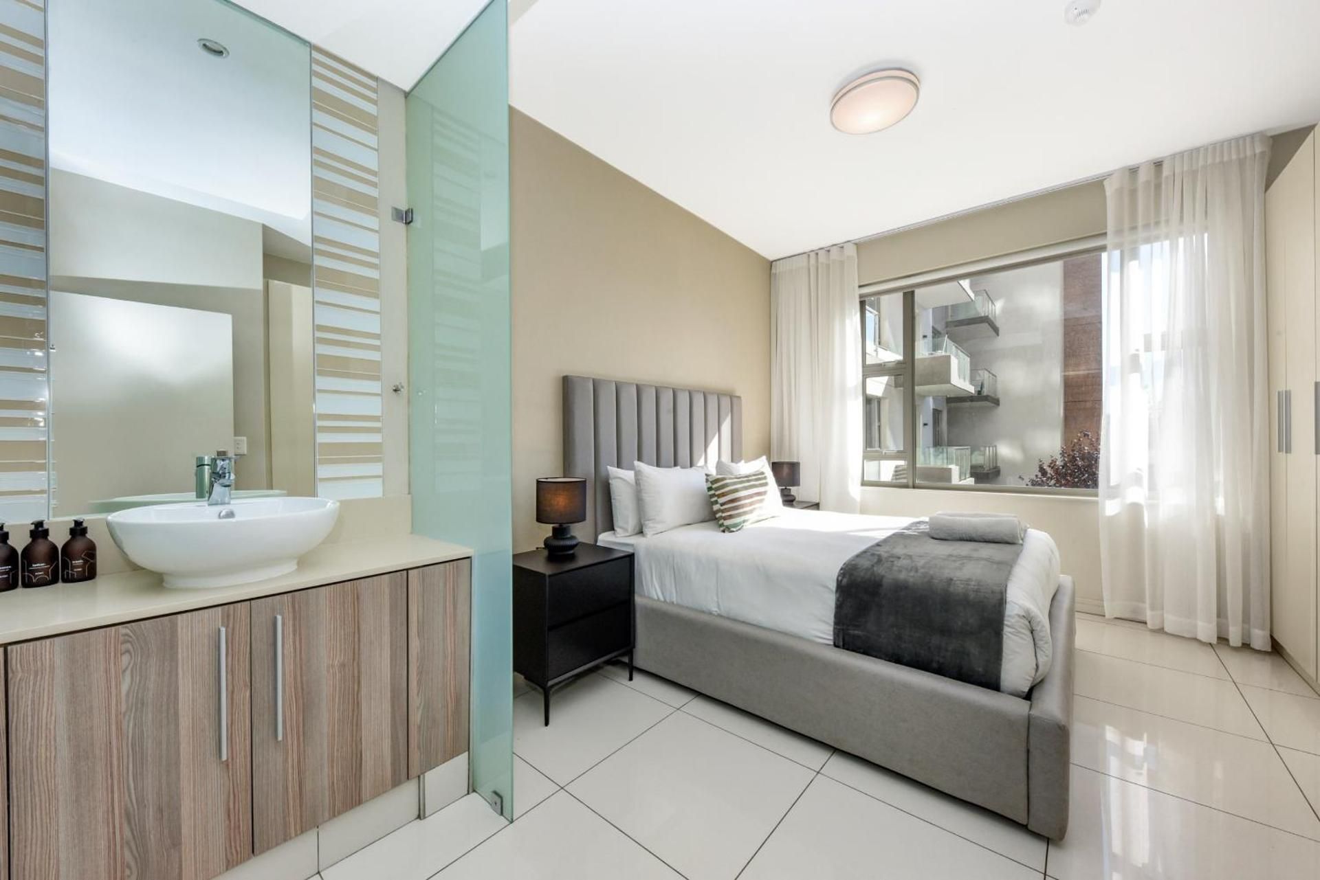 One-Bedroom Apartment with Balcony