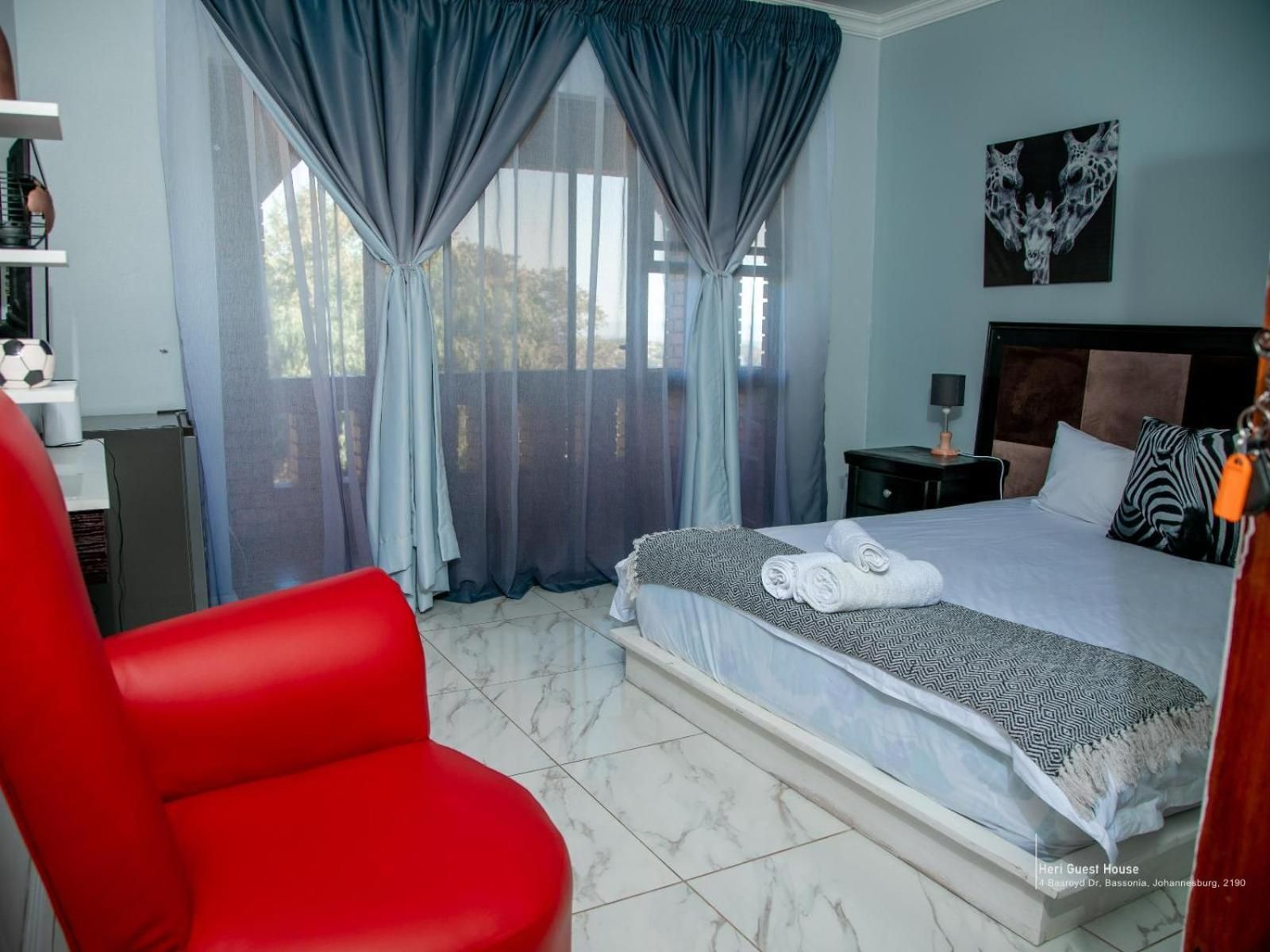 Heri guest house Deluxe Queen Room 2