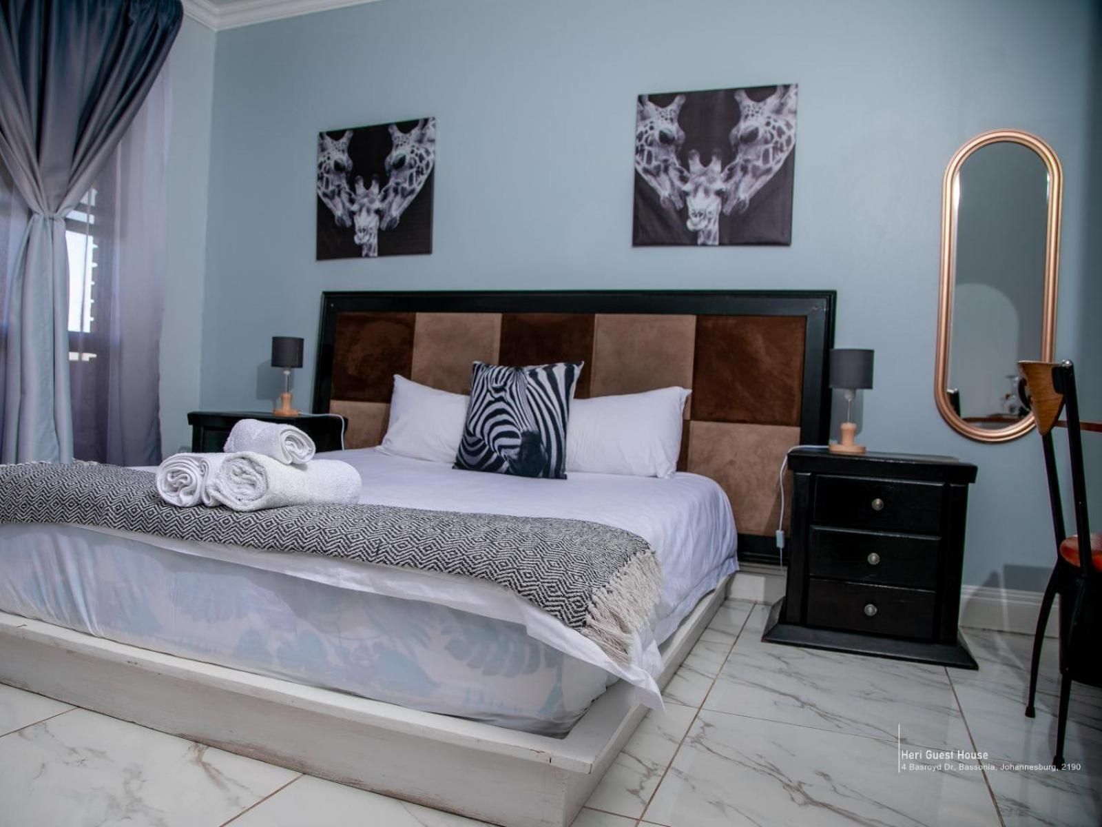 Heri guest house Deluxe Queen Room