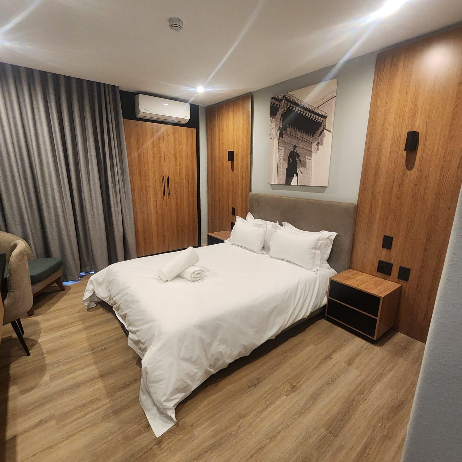 Standard Queen Room