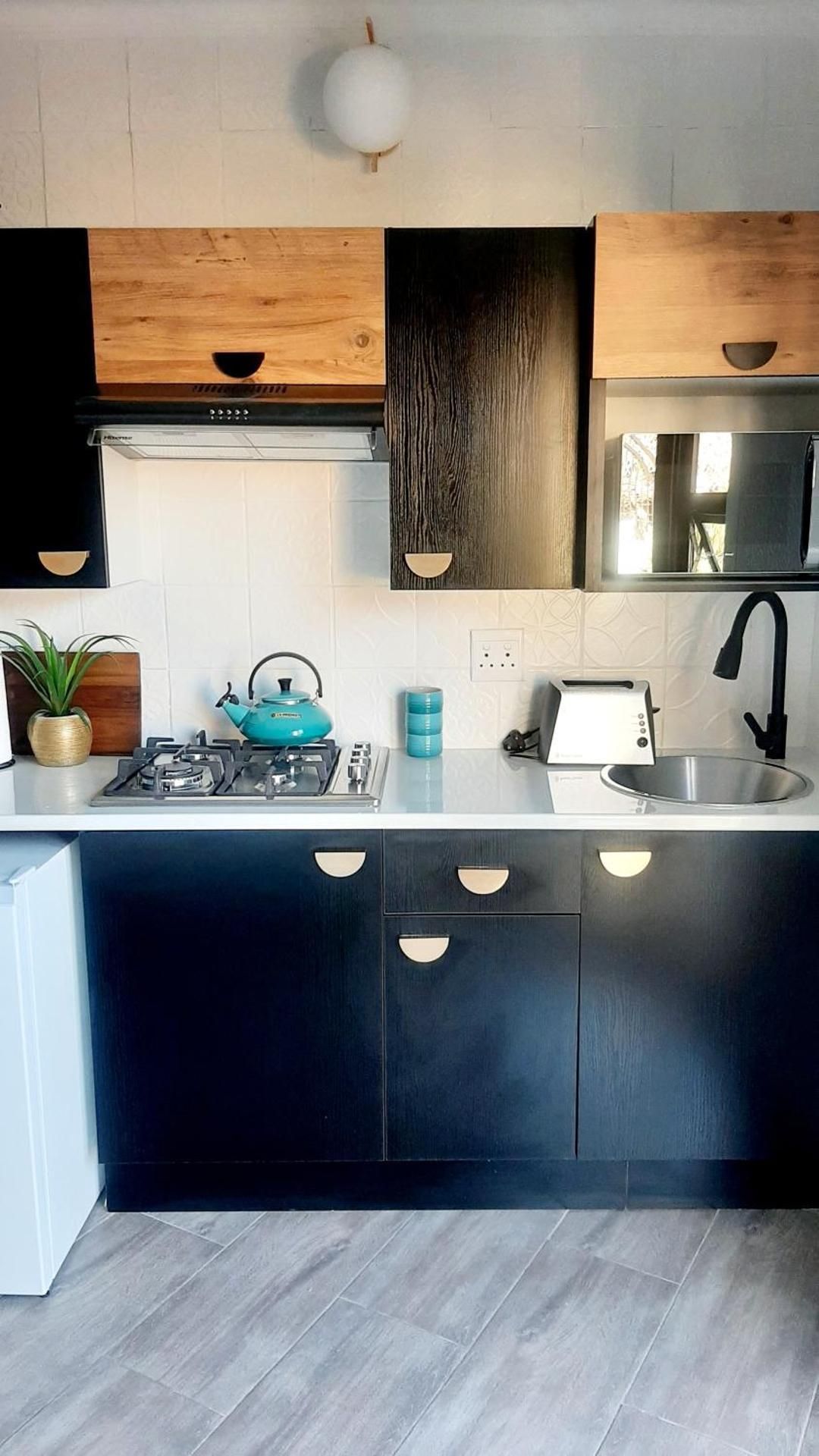 Boutique Stay One-Bedroom Suite 2