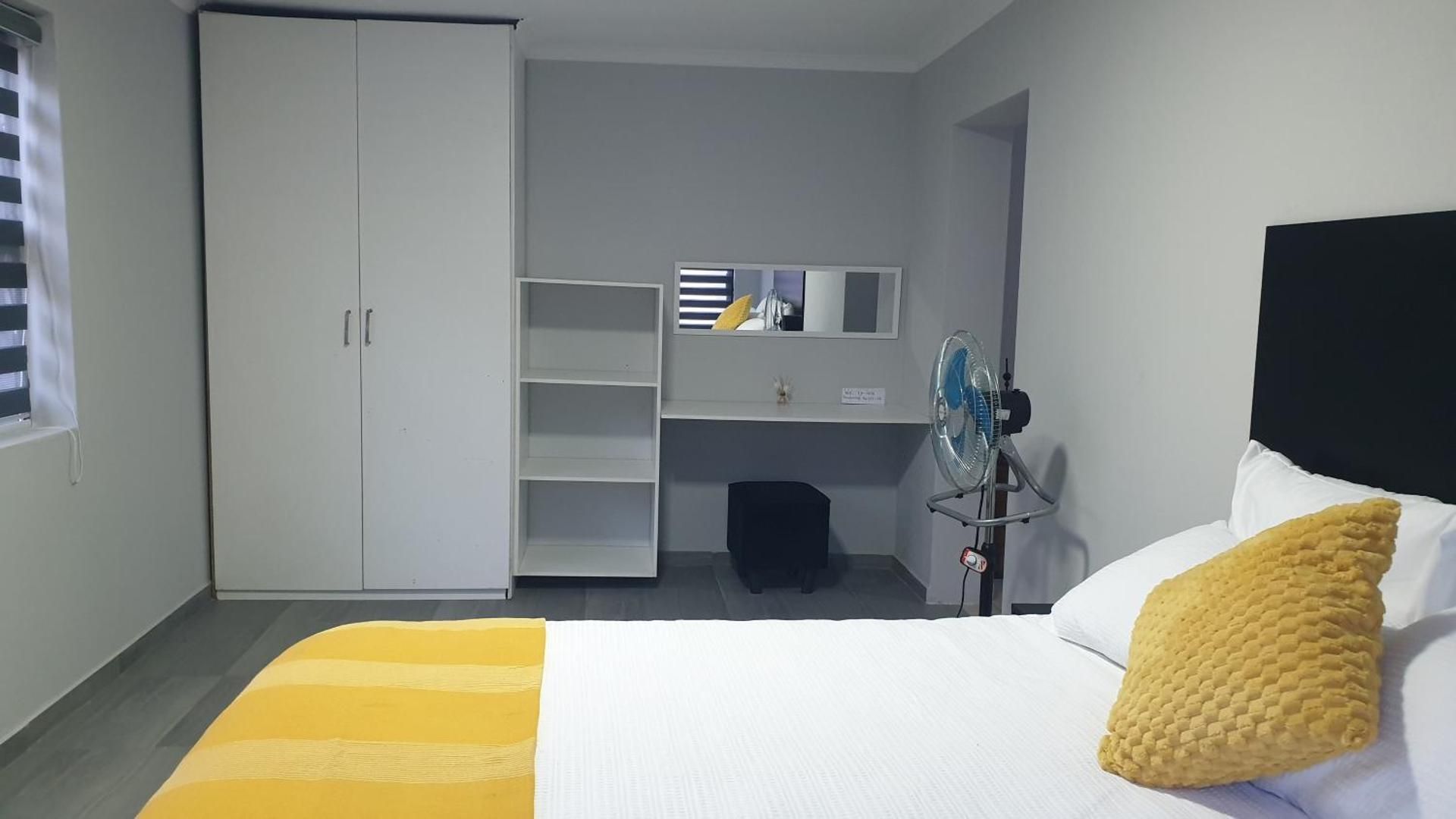 Deluxe Room (2 Adults + 1 Child)