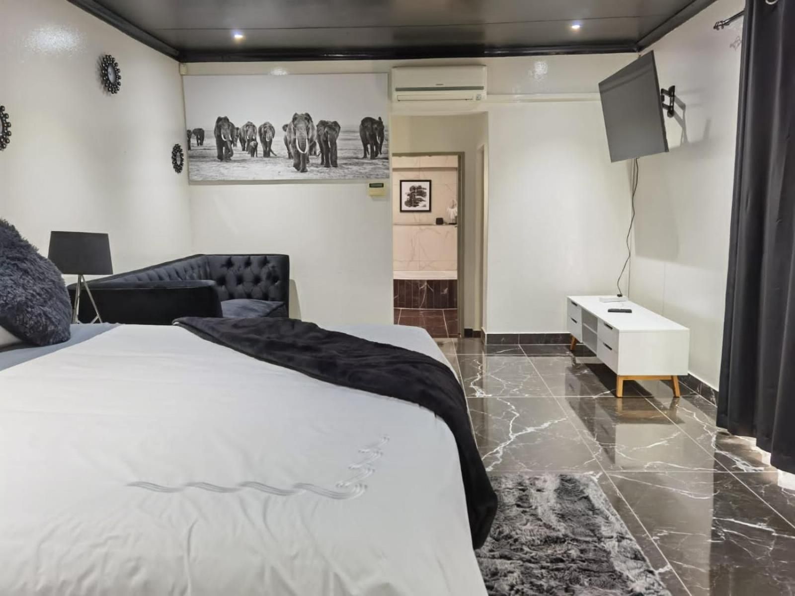 Superior King Suite