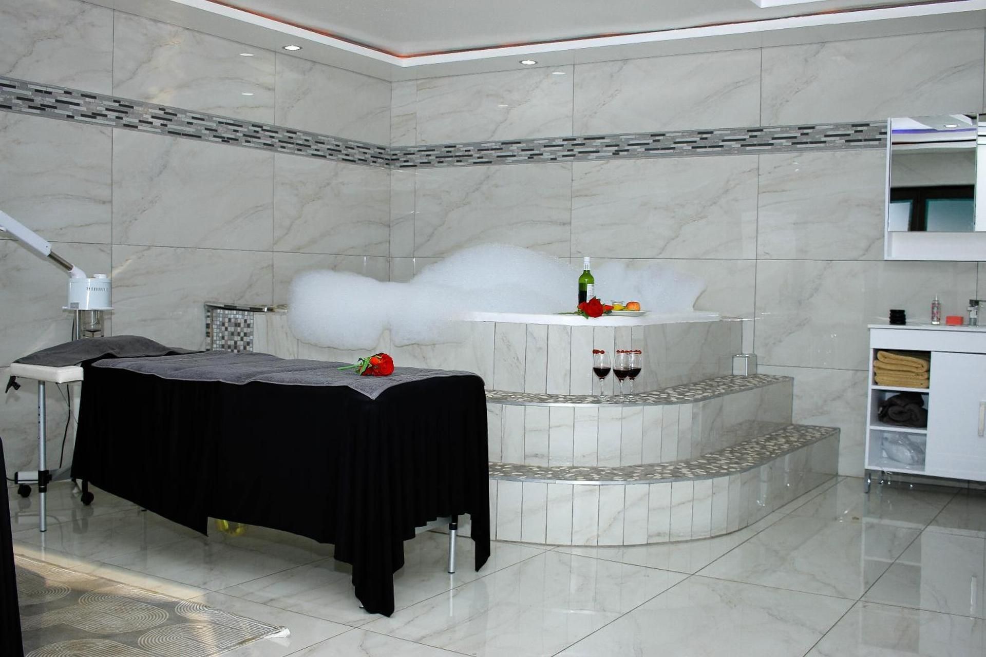 Double or Twin Room with Spa Access