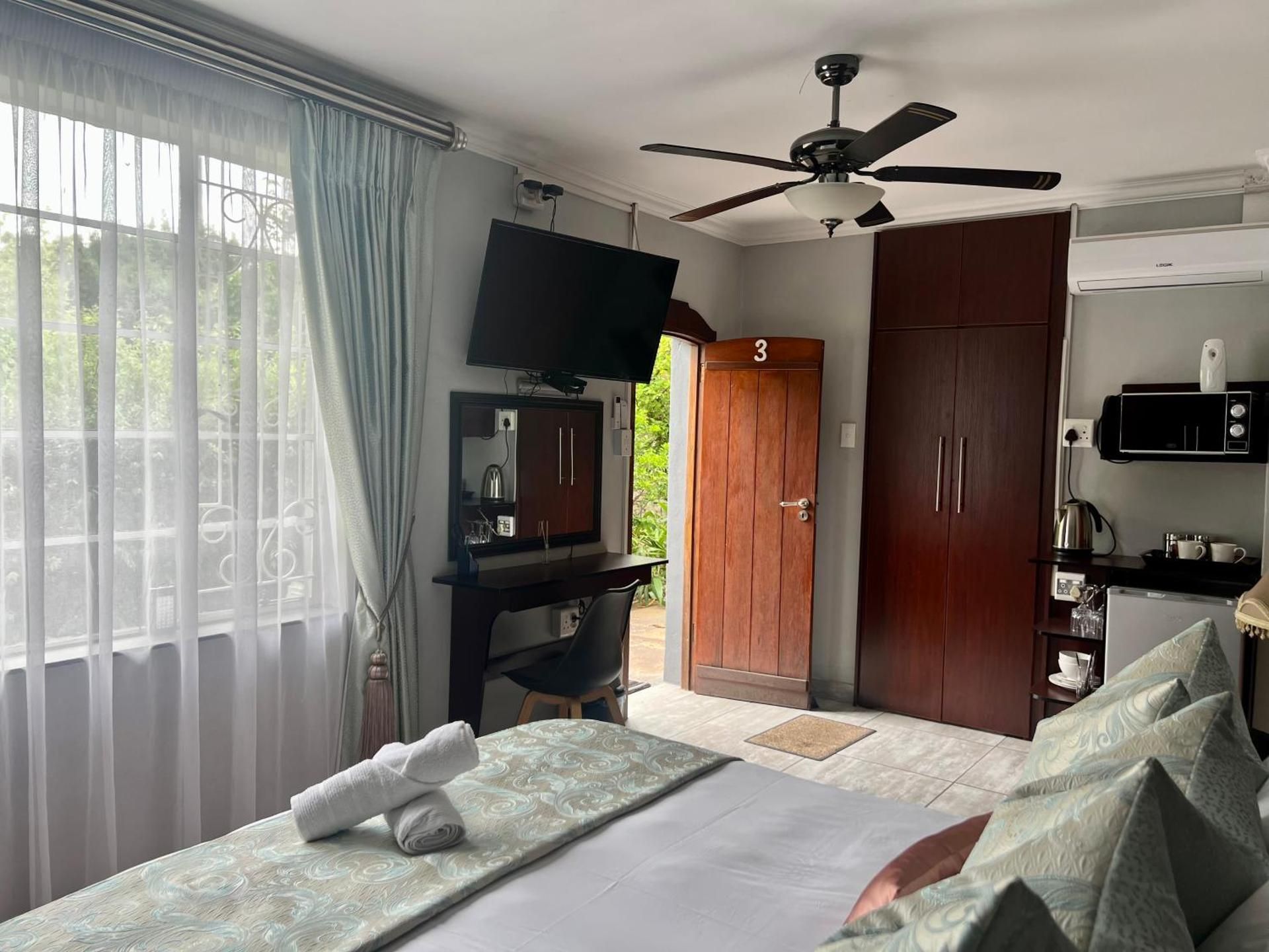 Deluxe Queen Room