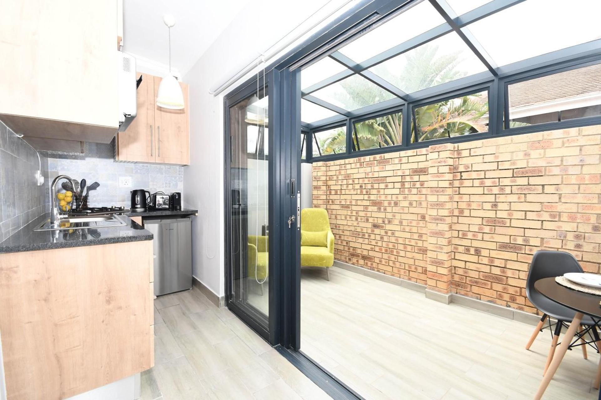 Linden Gap Guesthouse One-Bedroom Cottage 3