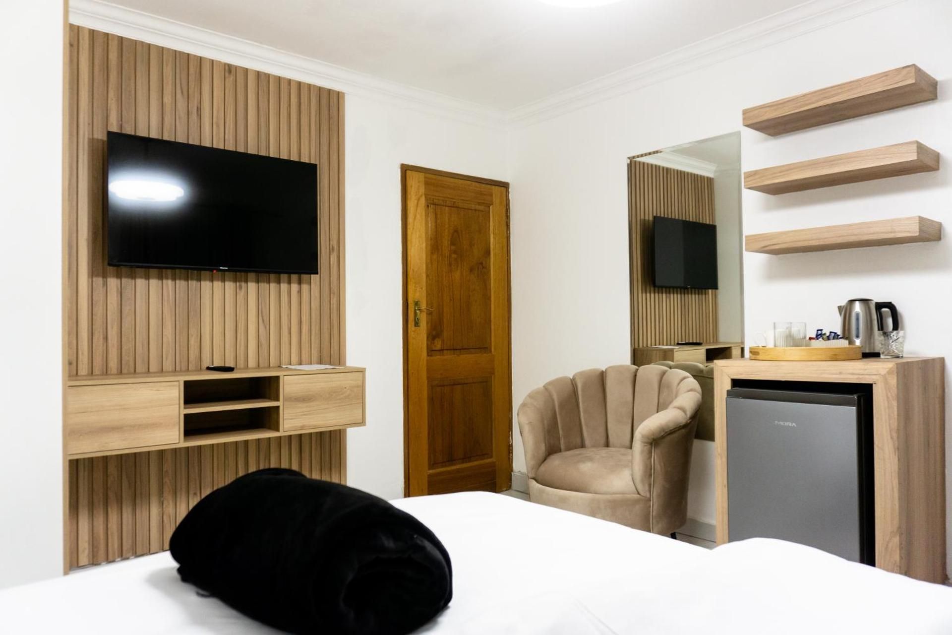 Standard King Room
