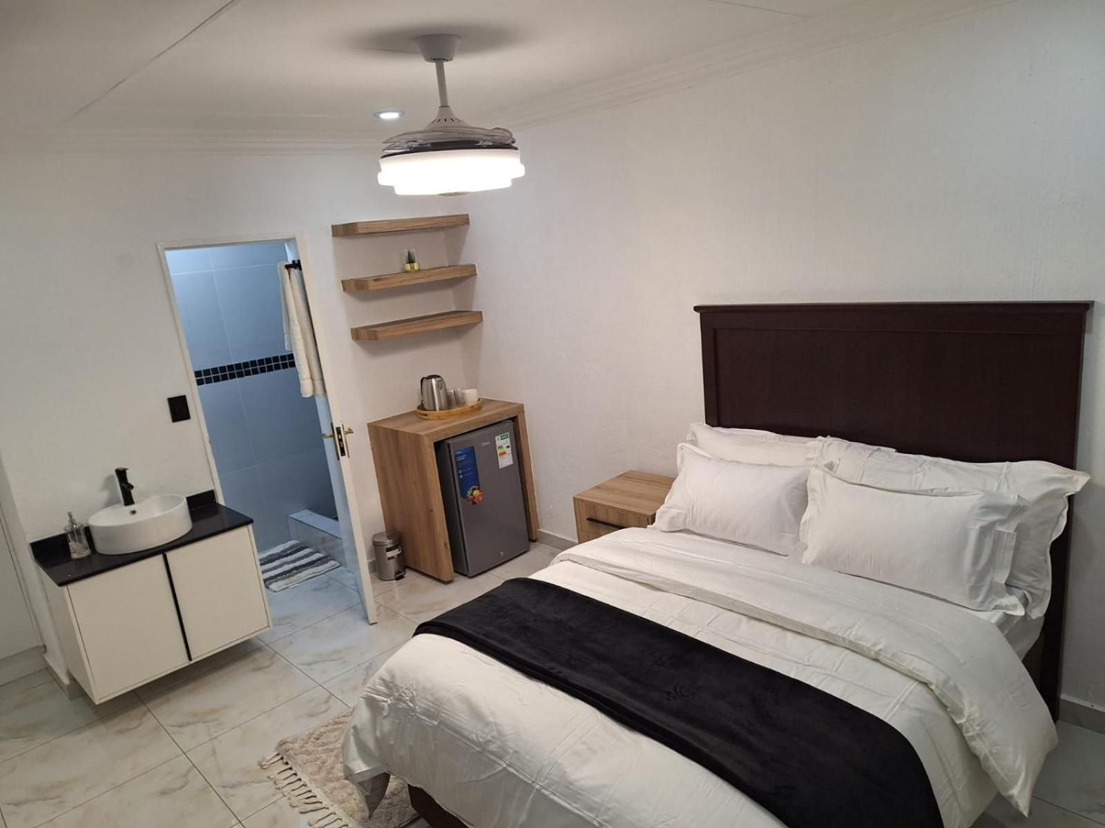 ADAIA GUEST House Double Room with Private Bathroom 2