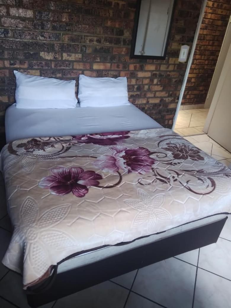Twin Room with Terrace