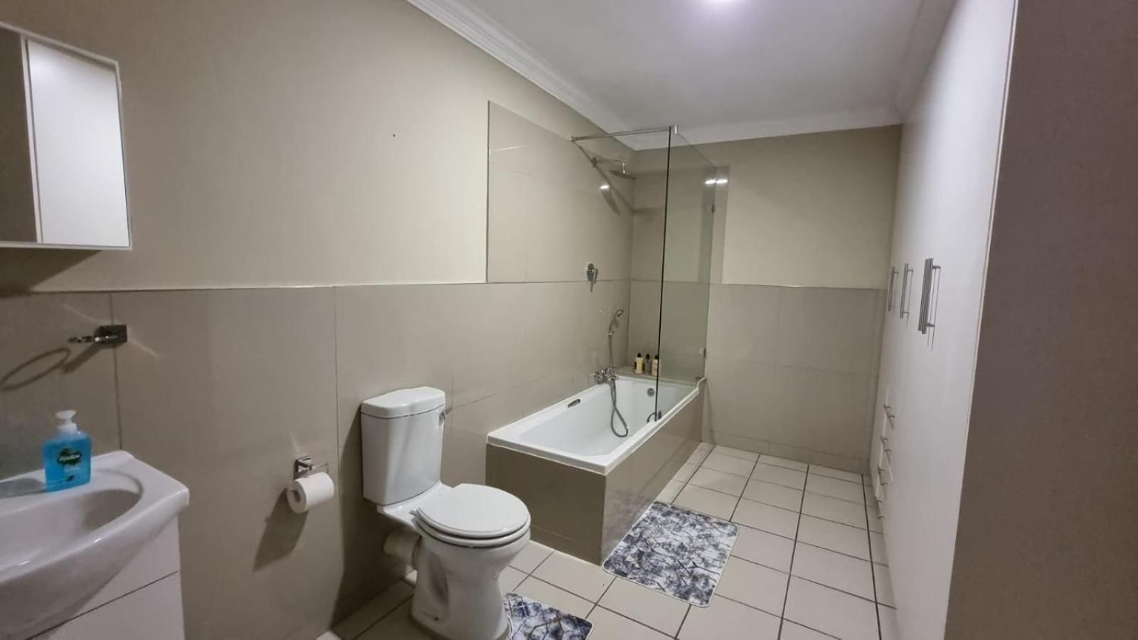 One-Bedroom Deluxe Apartment