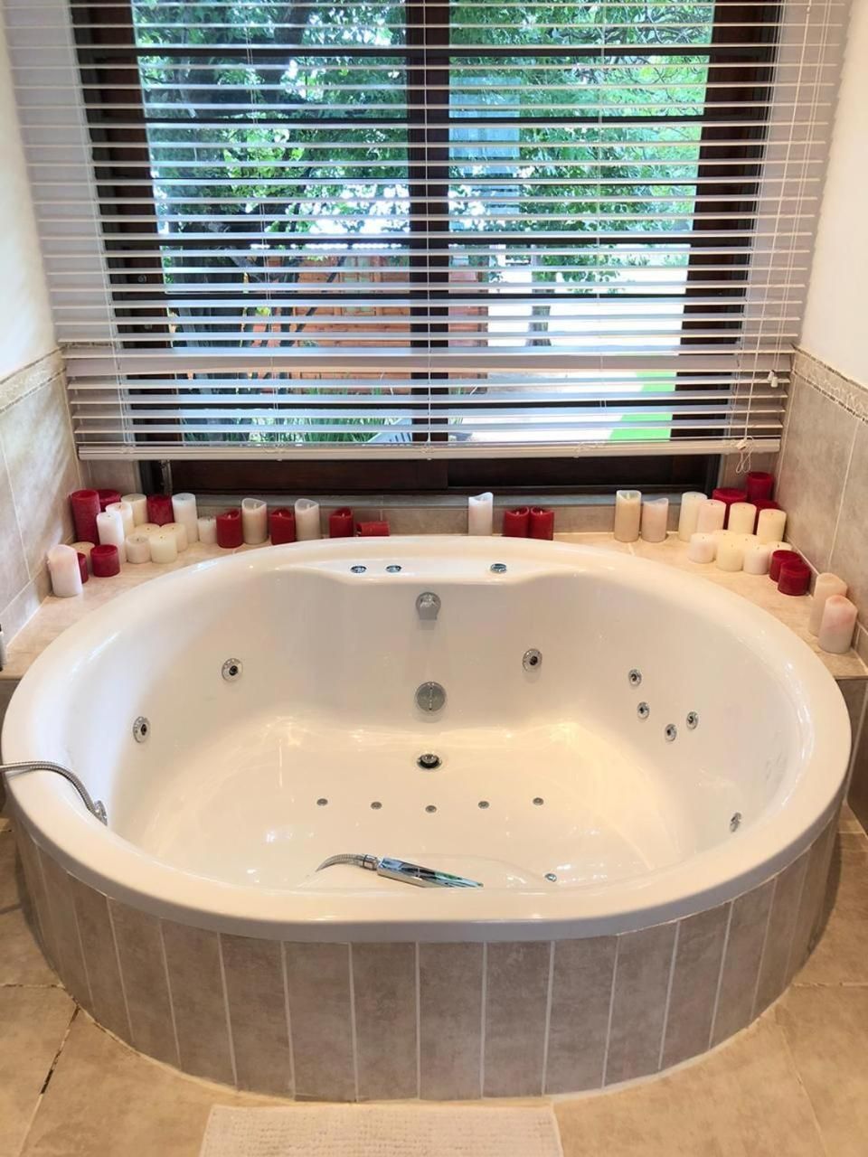 Honeymoon Suite