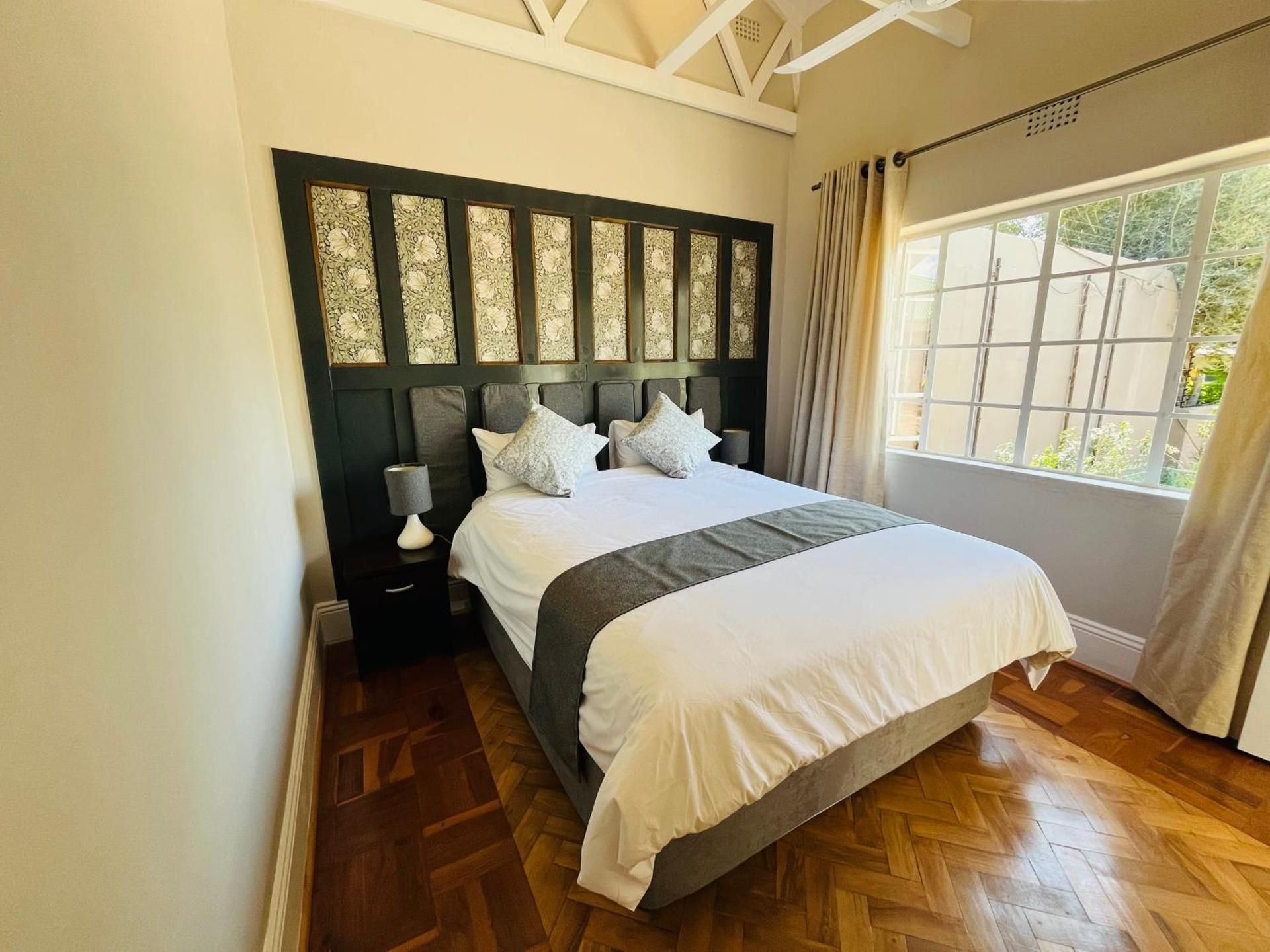 Deluxe Queen Suite