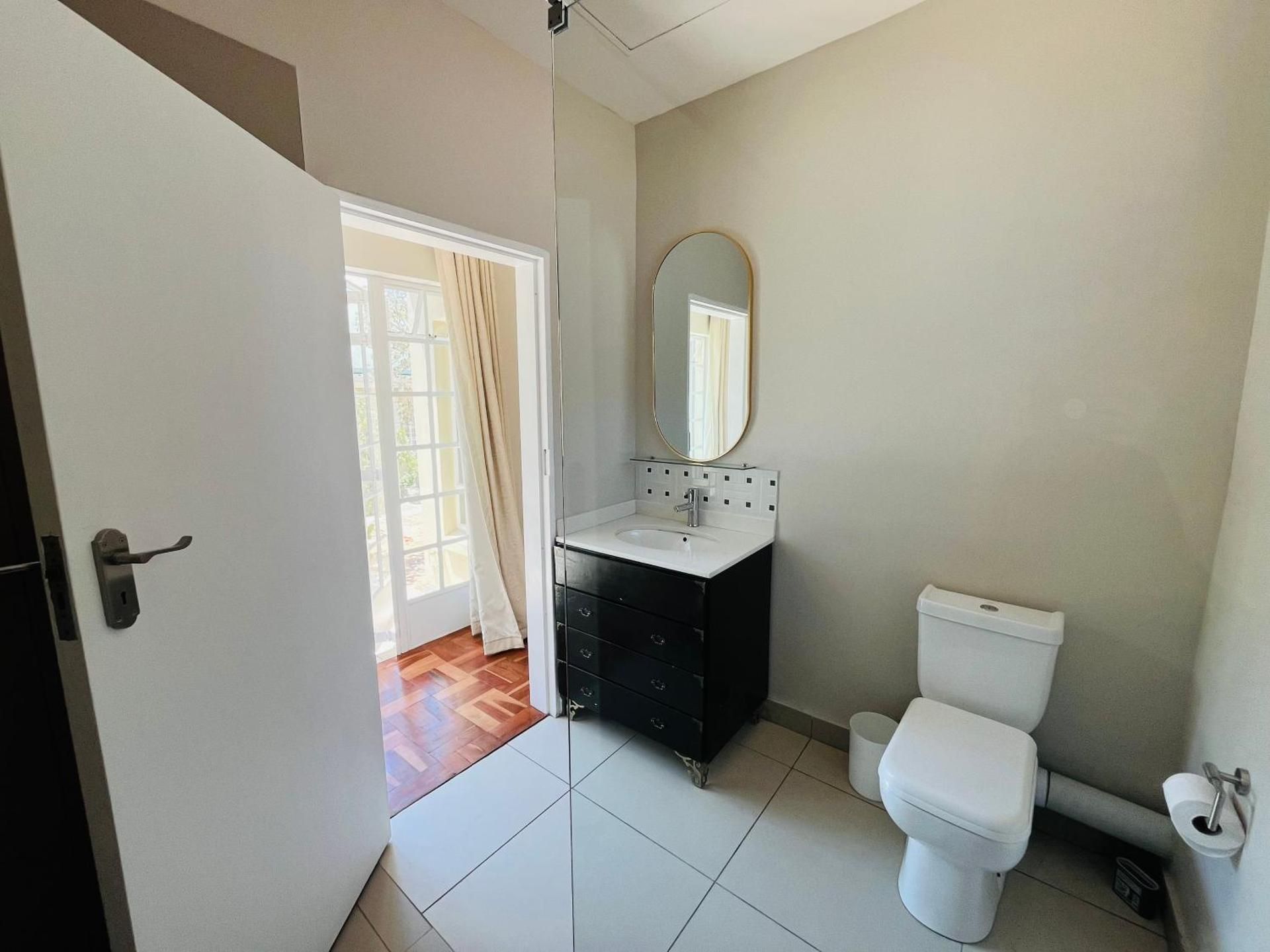 Deluxe Queen Suite