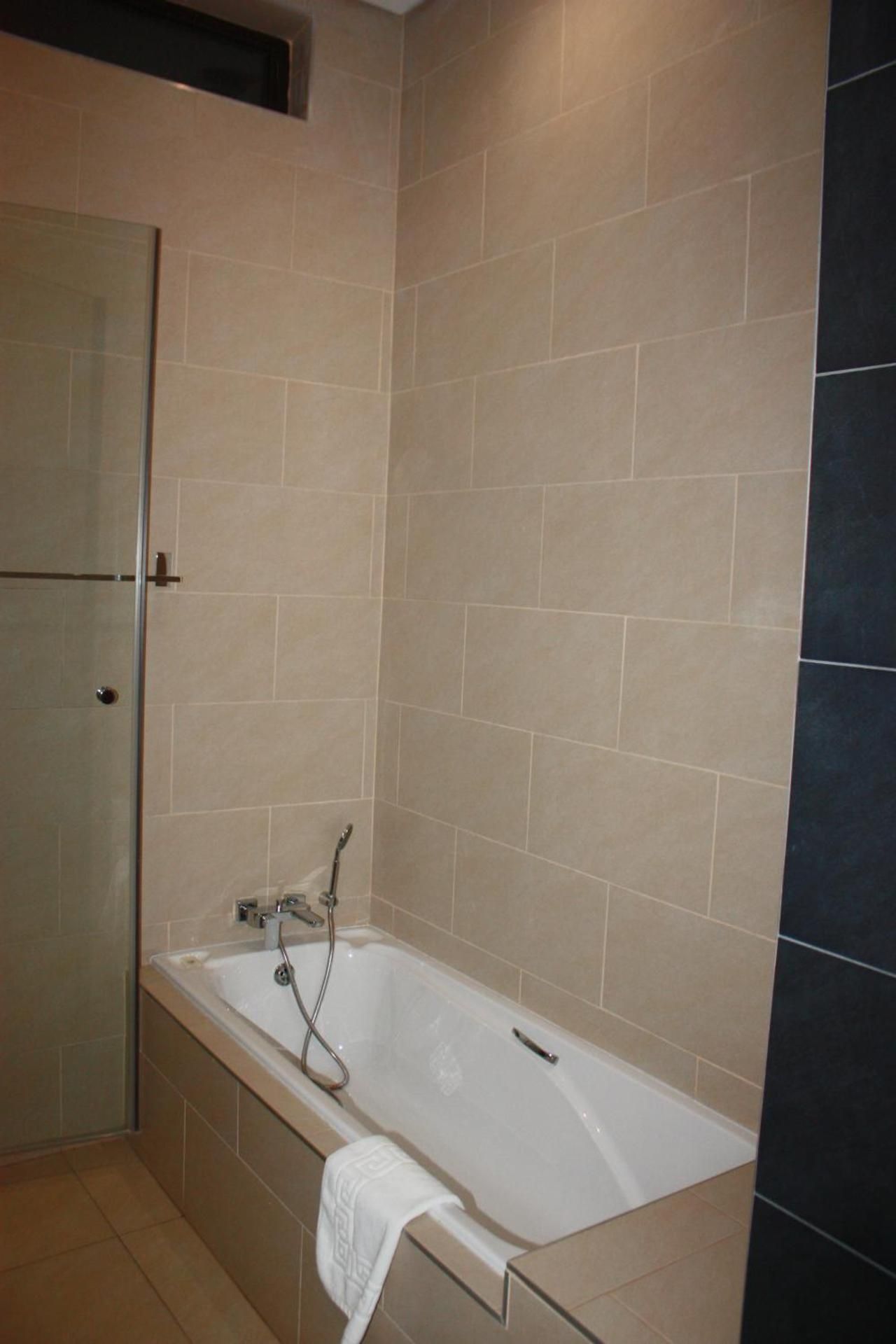 Over The Moon Guesthouse Standard King Room 3