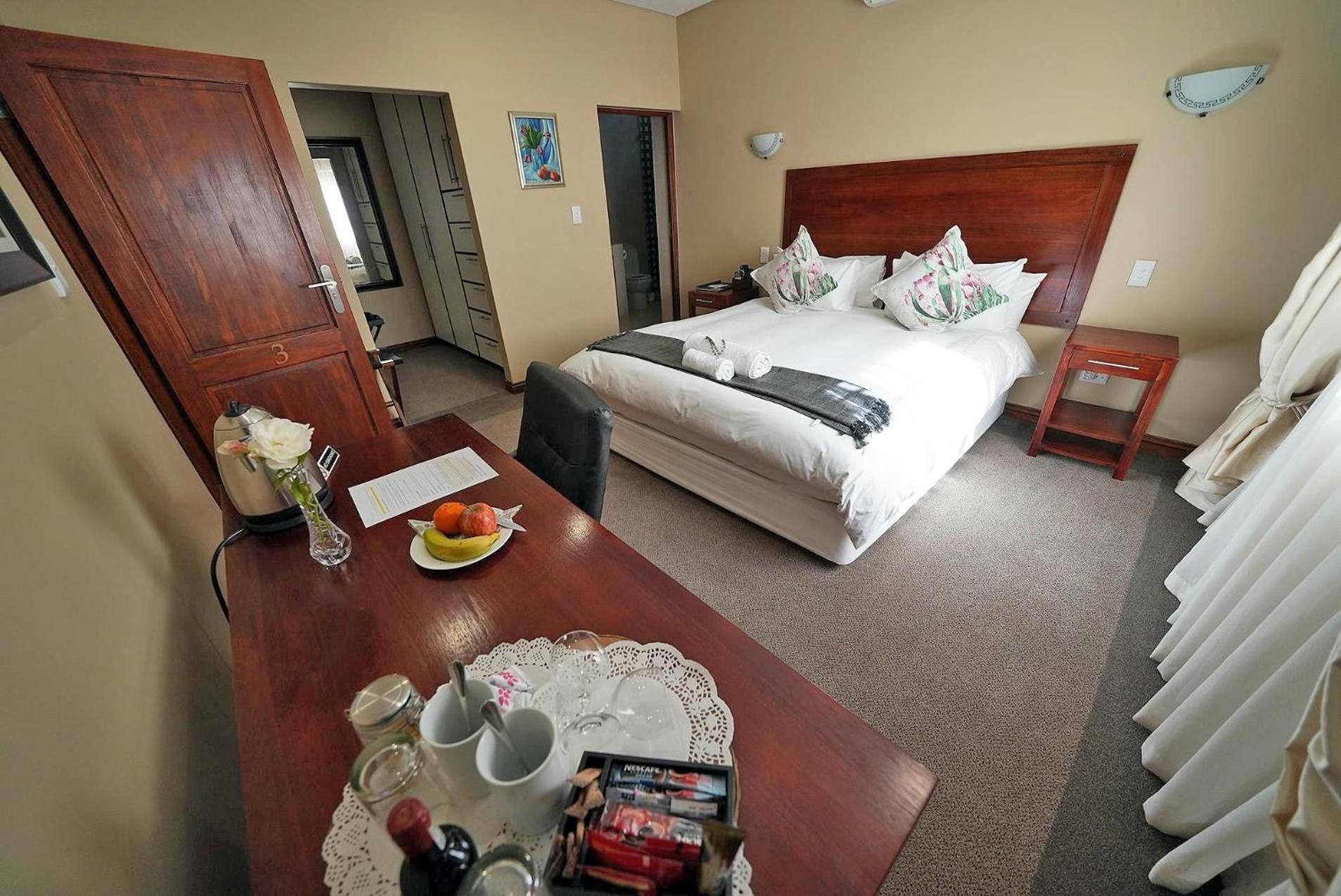 Over The Moon Guesthouse Standard King Room