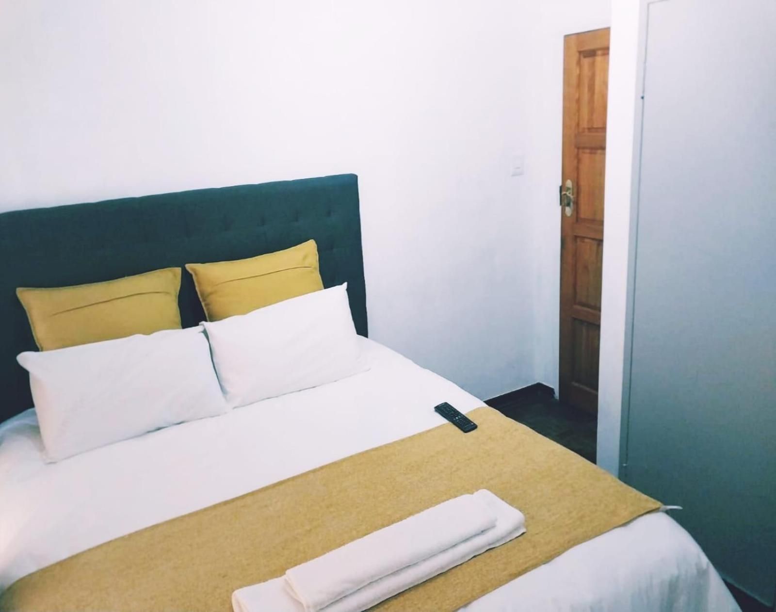 Queen Room with Shared Bathroom