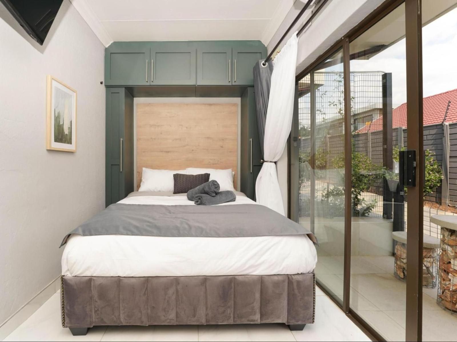 Luxury Queen Room