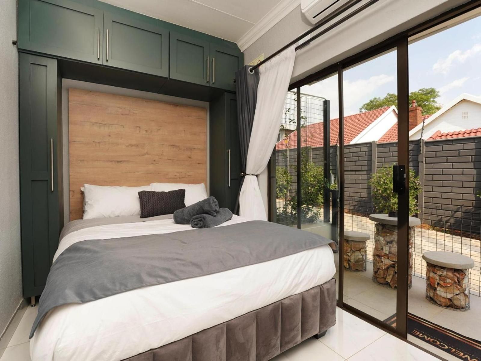 Luxury Queen Room