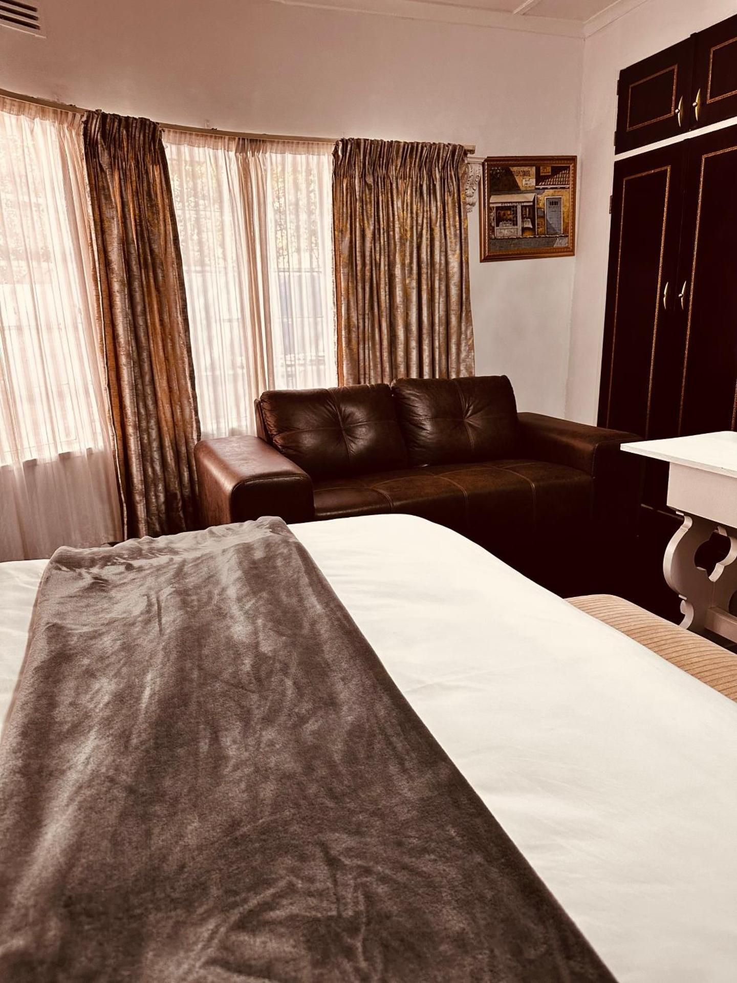 Deluxe Family Room