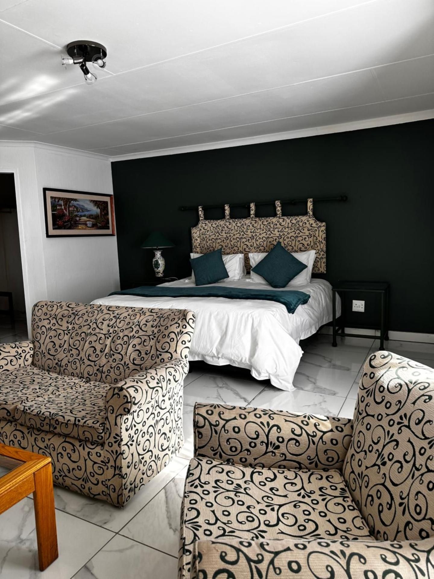 Deluxe King Suite