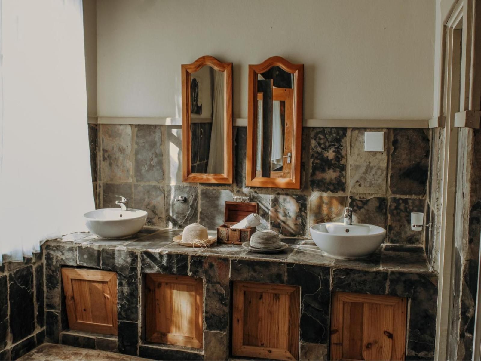 Bosheuvel Country Estate Luxury King Room 2