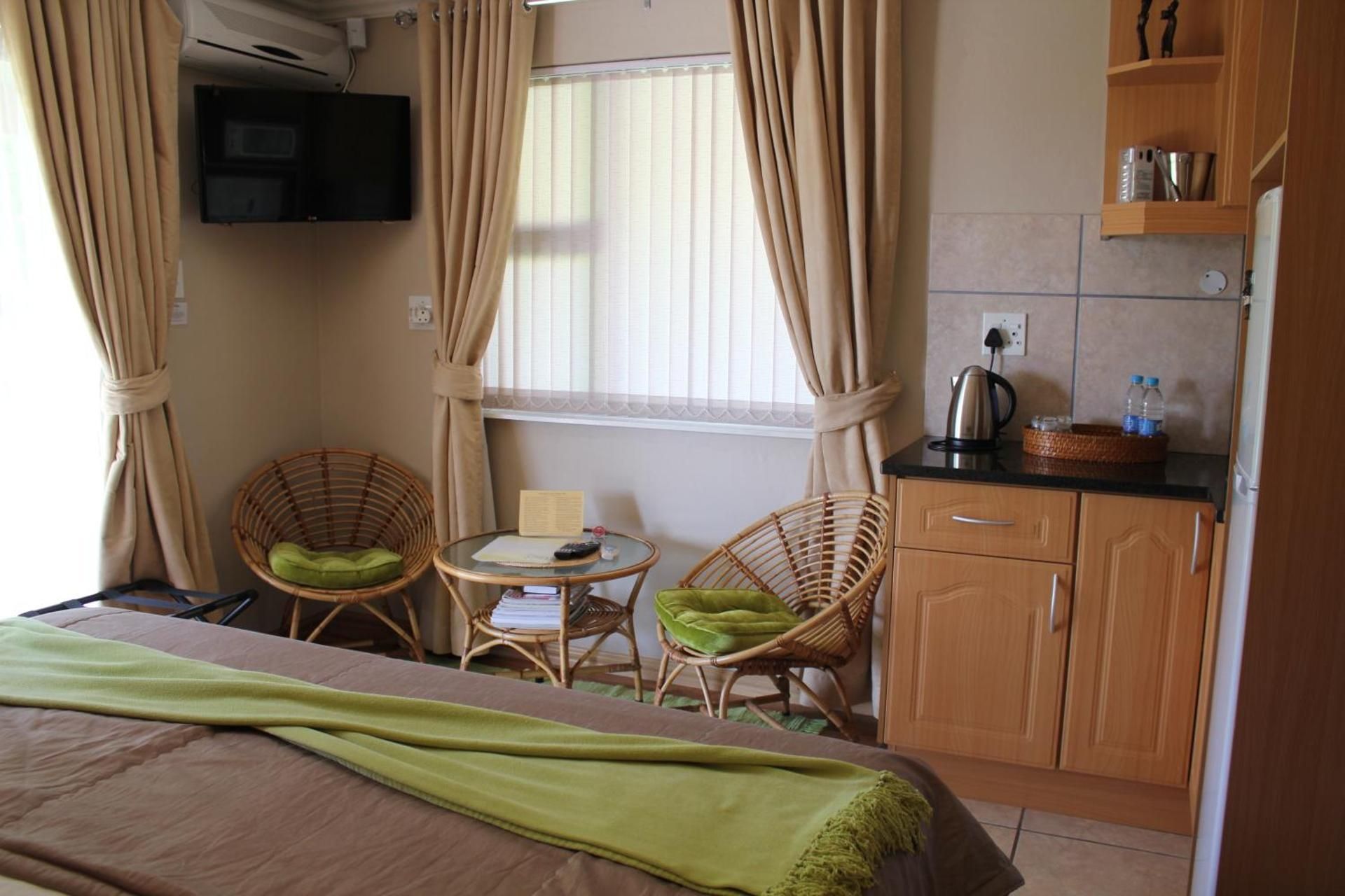 Standard Queen Room