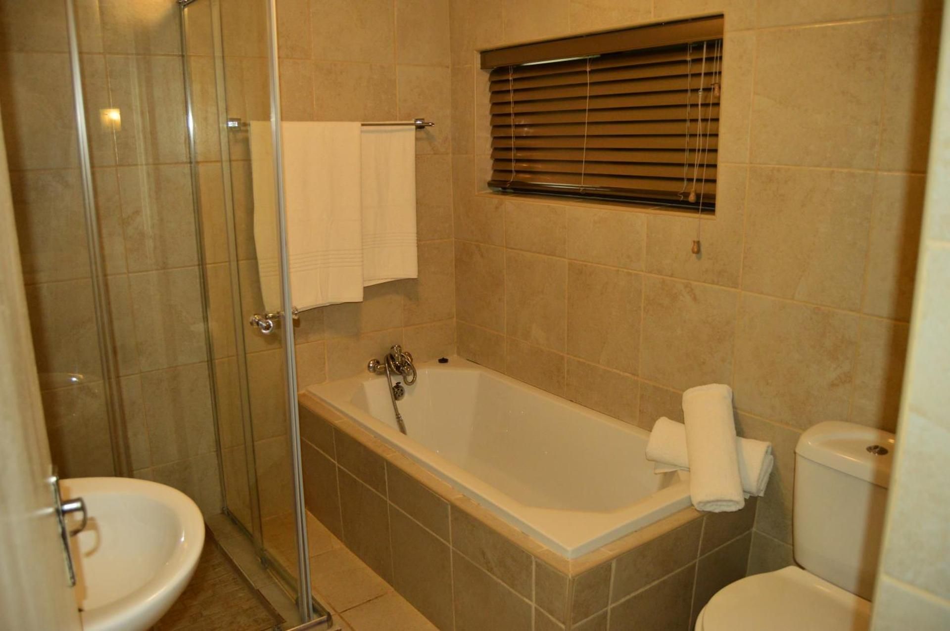 Crystal Rose Lodge & Spa Family Room 3