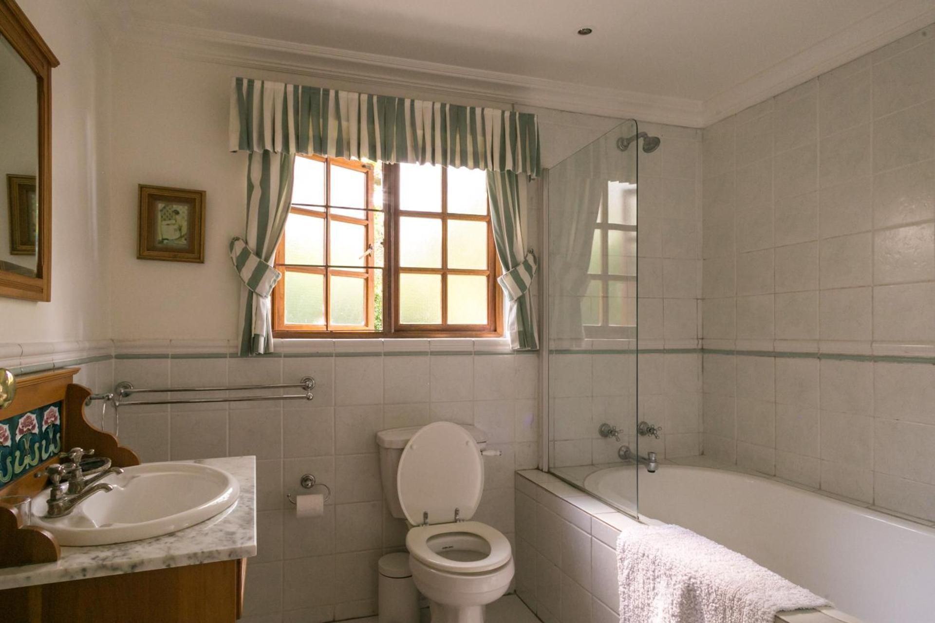 King Suite with Pool View