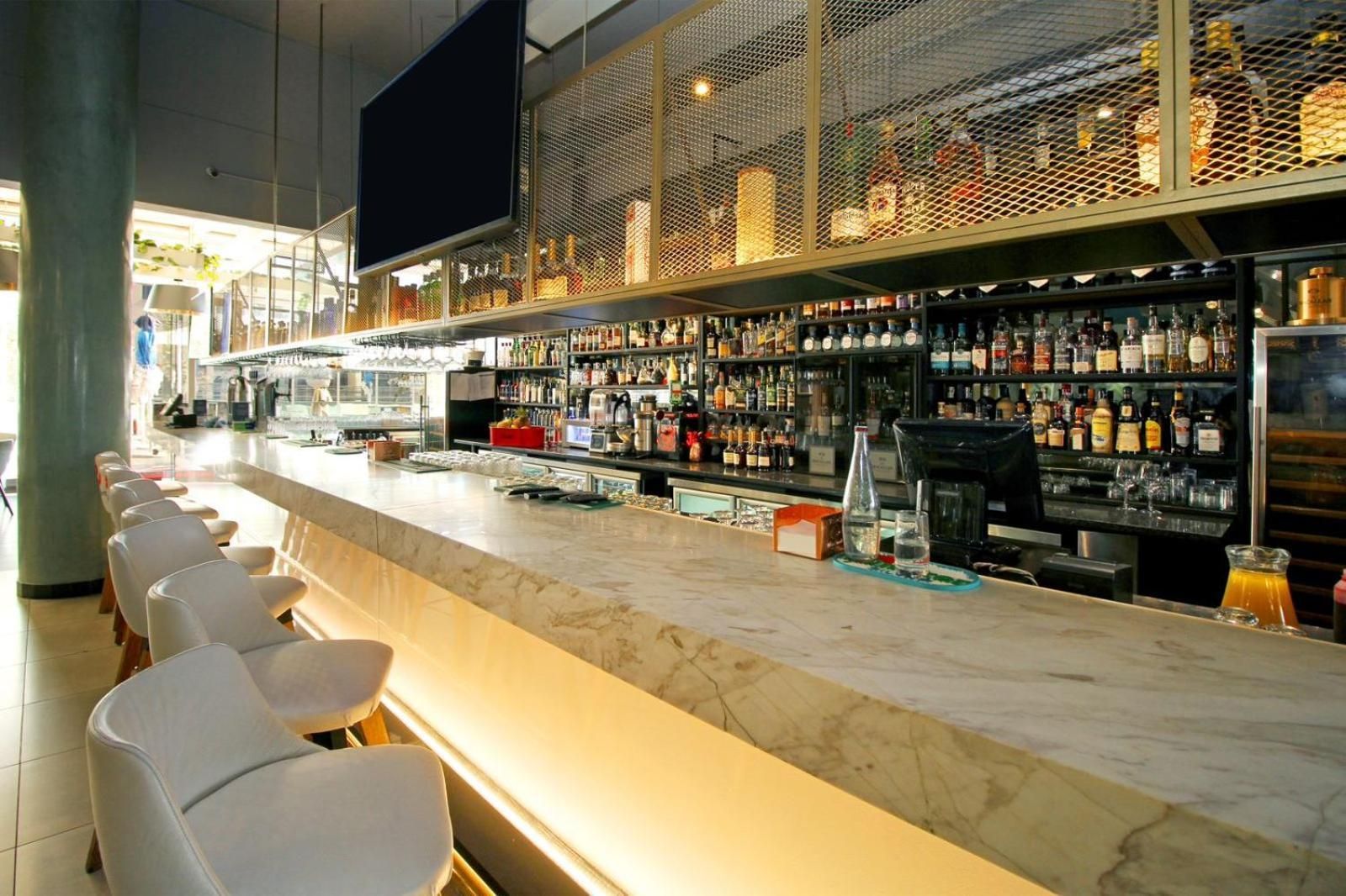 Executive 3 bed apartment with balcony & Executive 2 bed apartment in Sandton