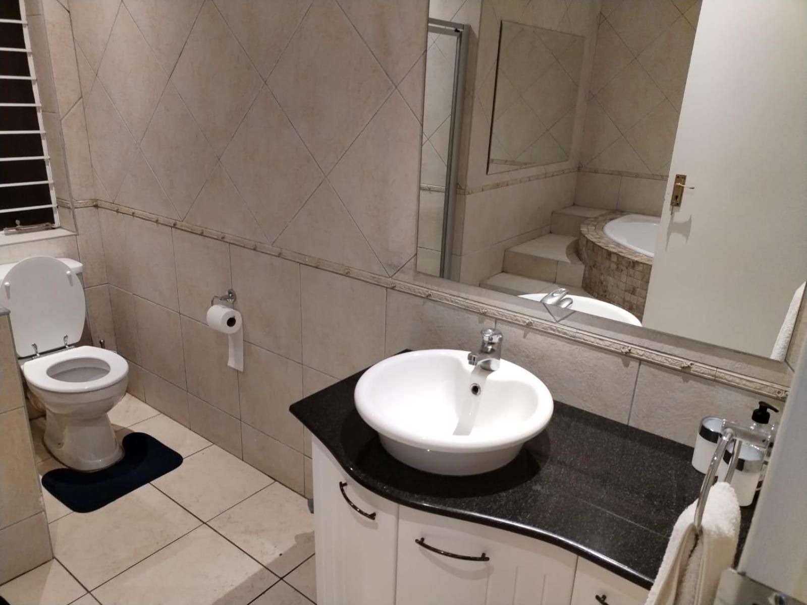 Paulshof Guesthouse - Kingsway B&B Deluxe Suite 2