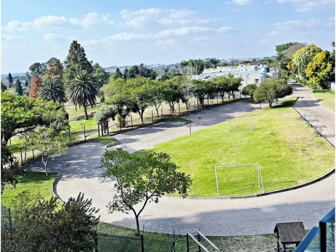 Stunning City View Apartment Sandton City