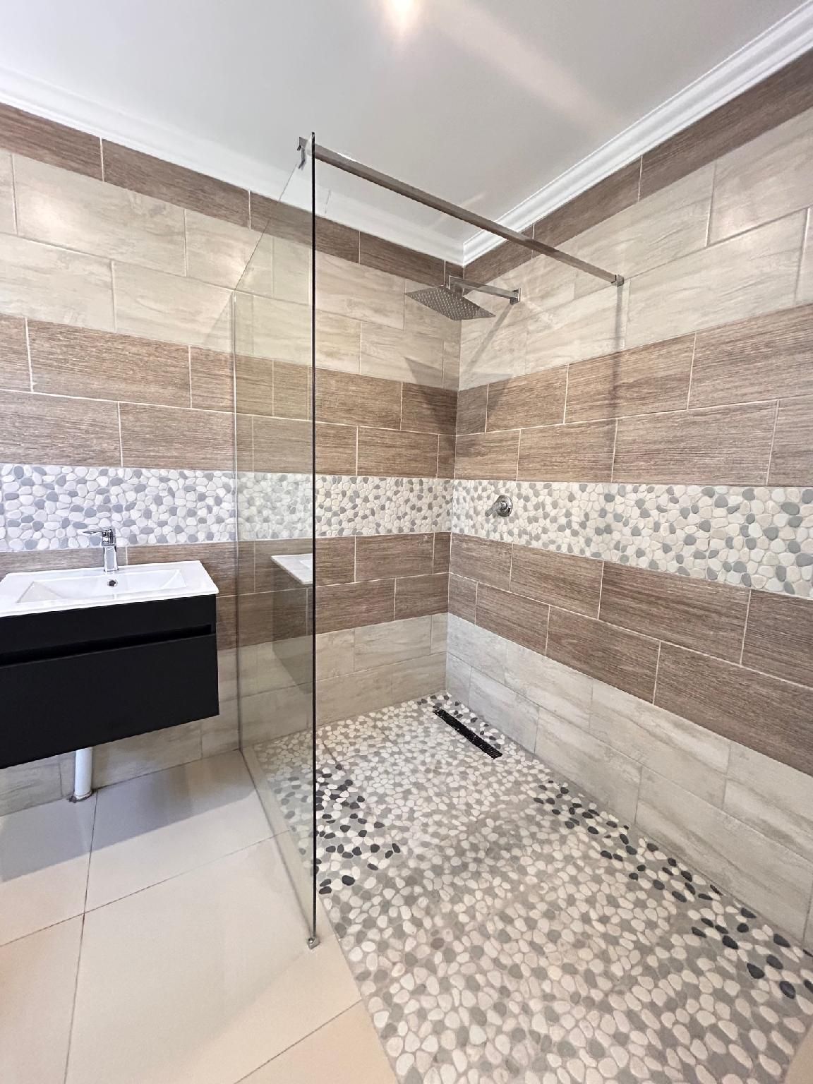 Deedo Sandton Deluxe Pool View 3