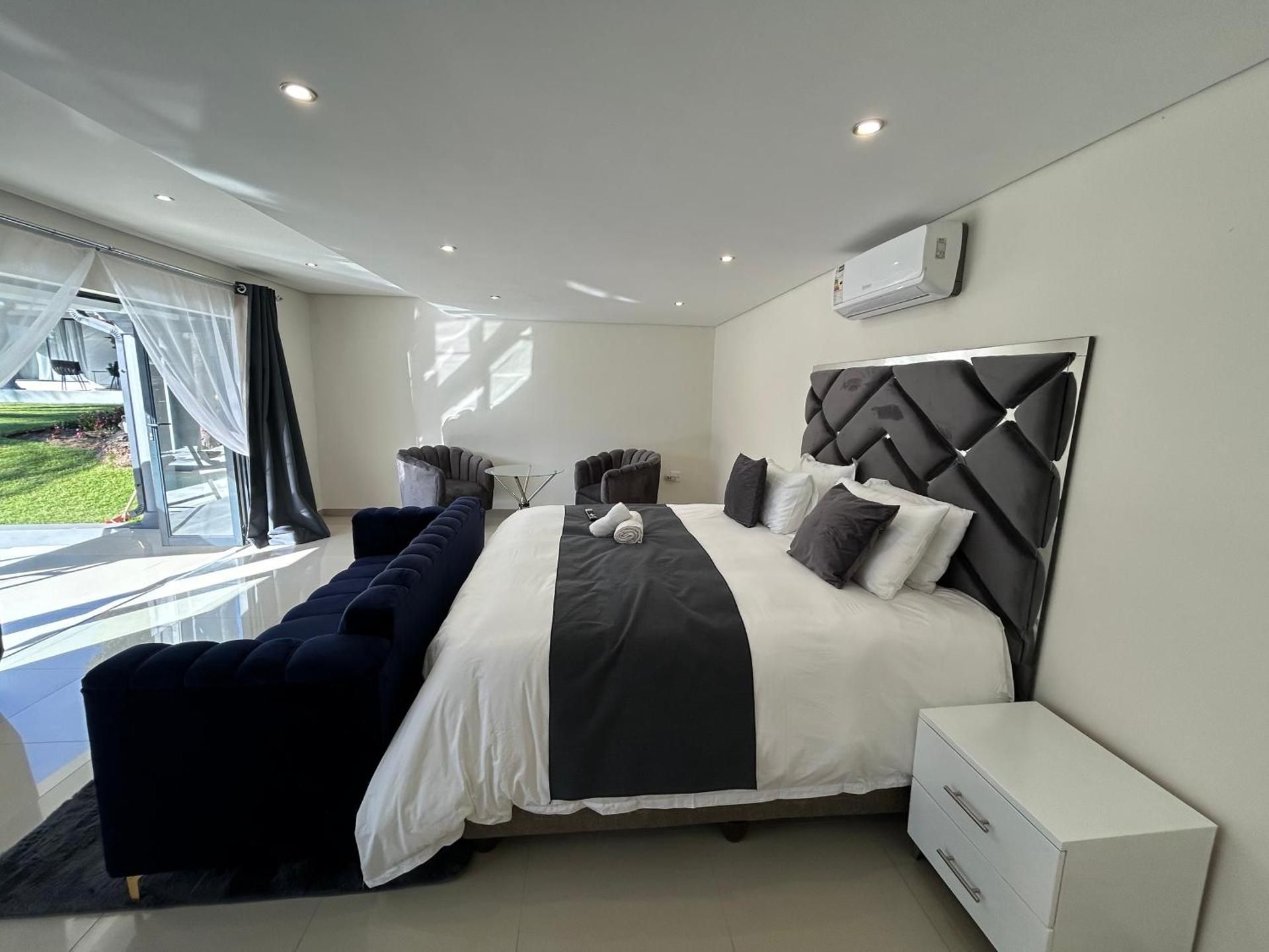 Deedo Sandton Standard Room