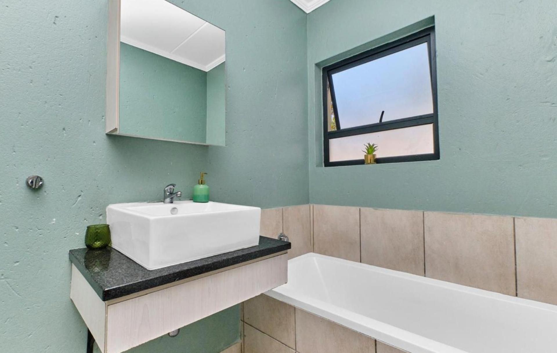 Ihita Beverly Sandton unit 65 Two-Bedroom Apartment