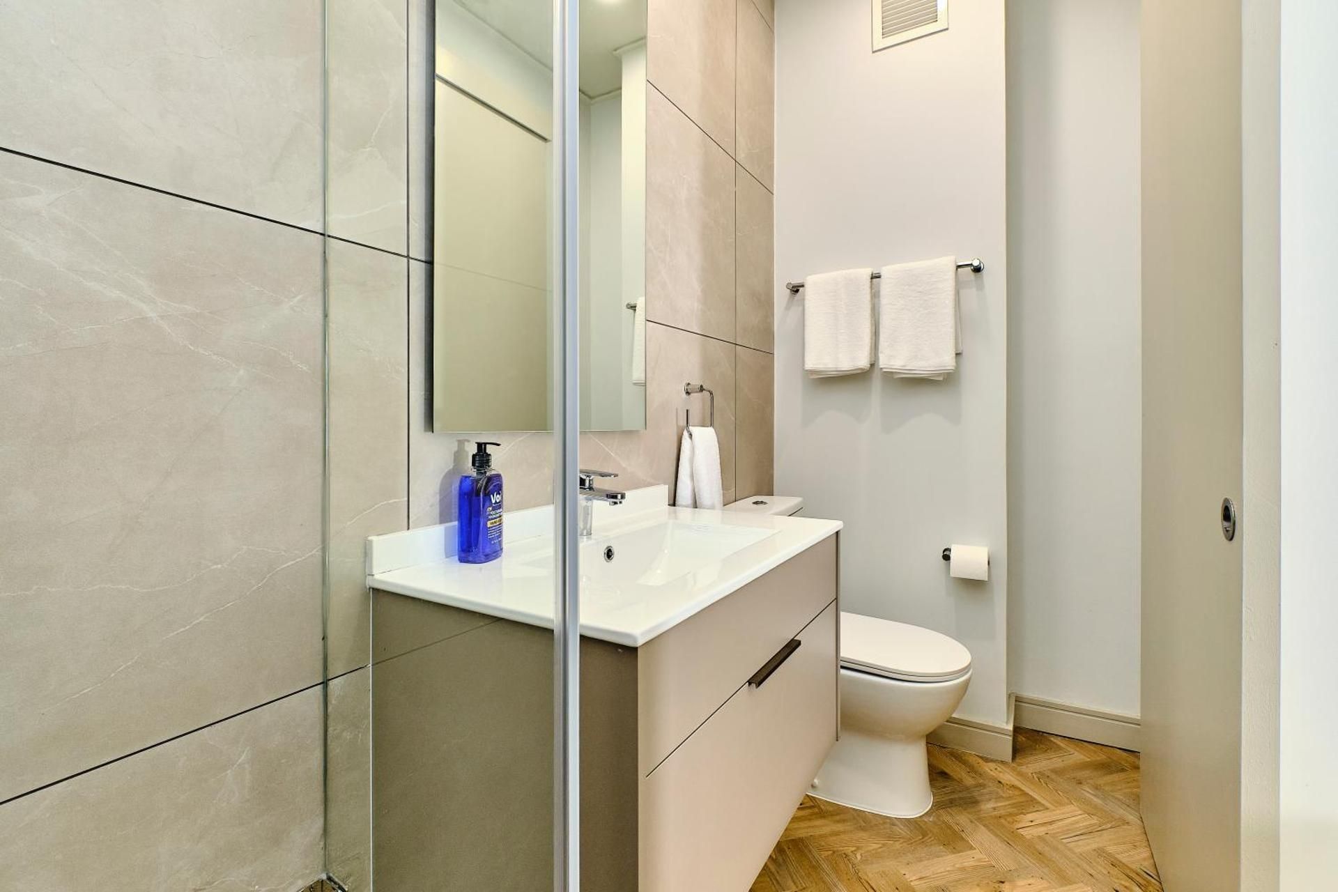 One-Bedroom Apartment with Balcony