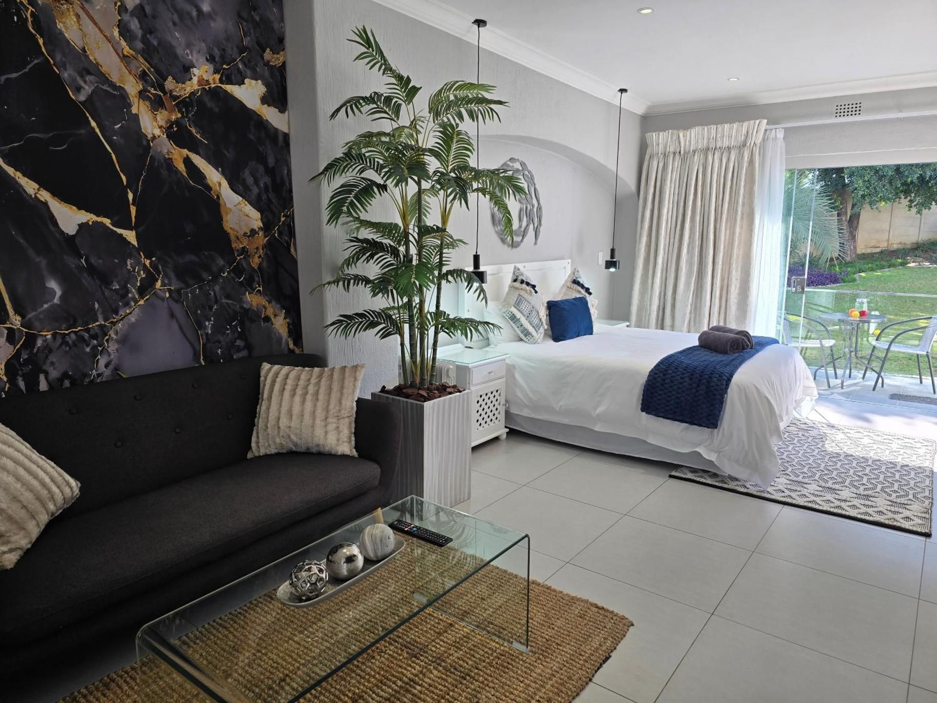 Queen Room with Garden View