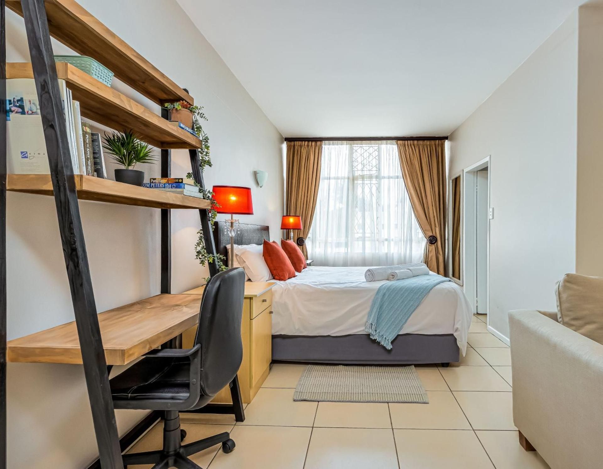Classic Apartment (216)