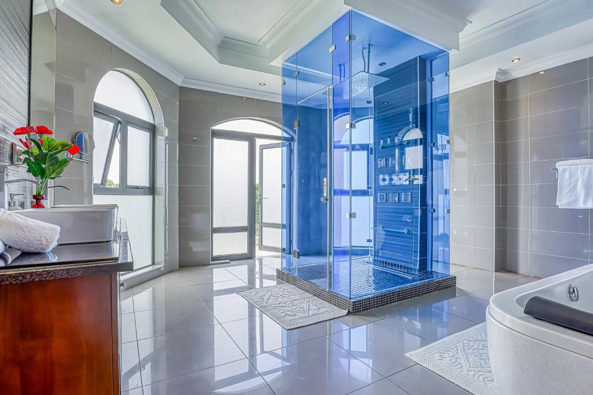 Classic One-Bedroom Apartment with King Bed