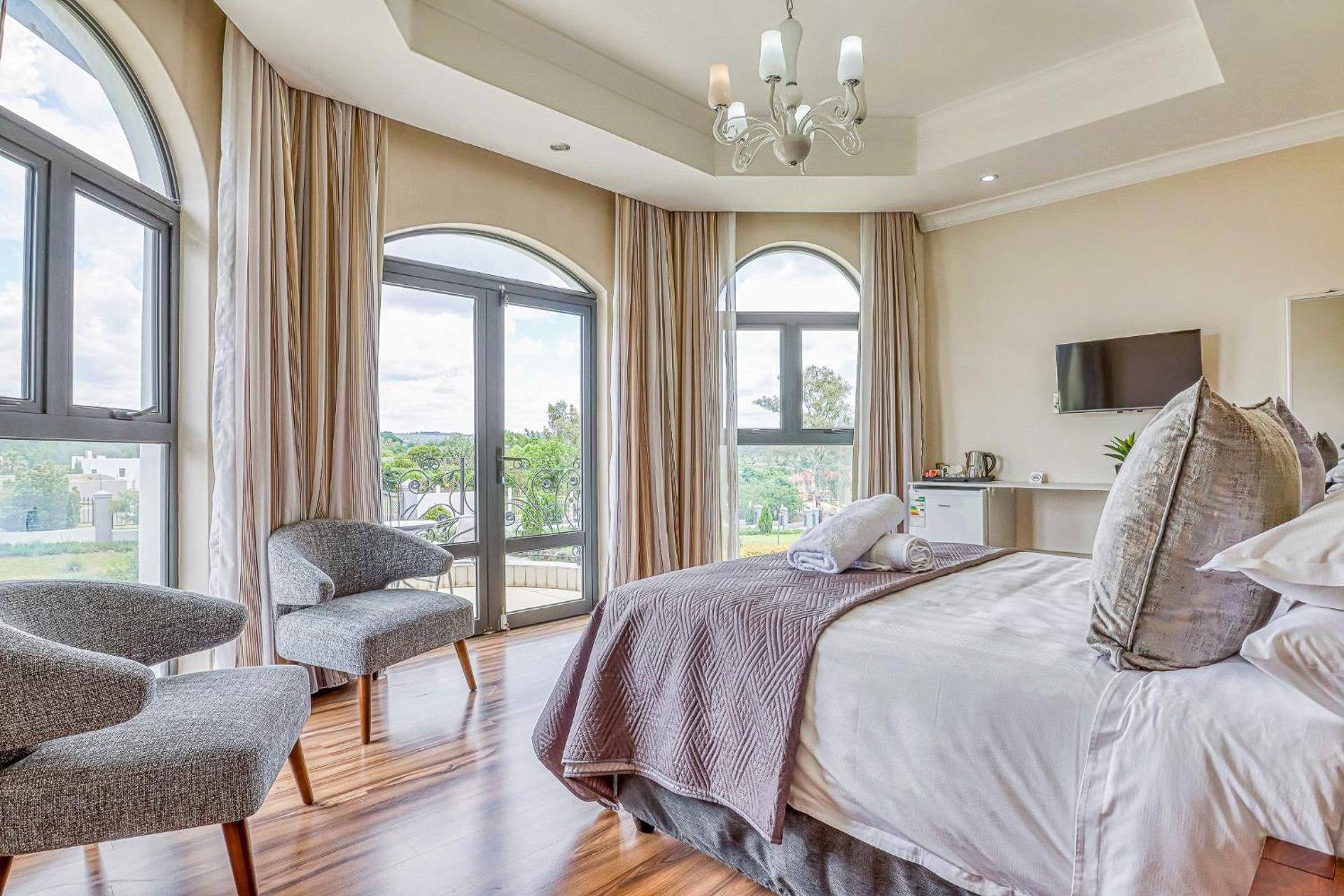 Suite with Garden View