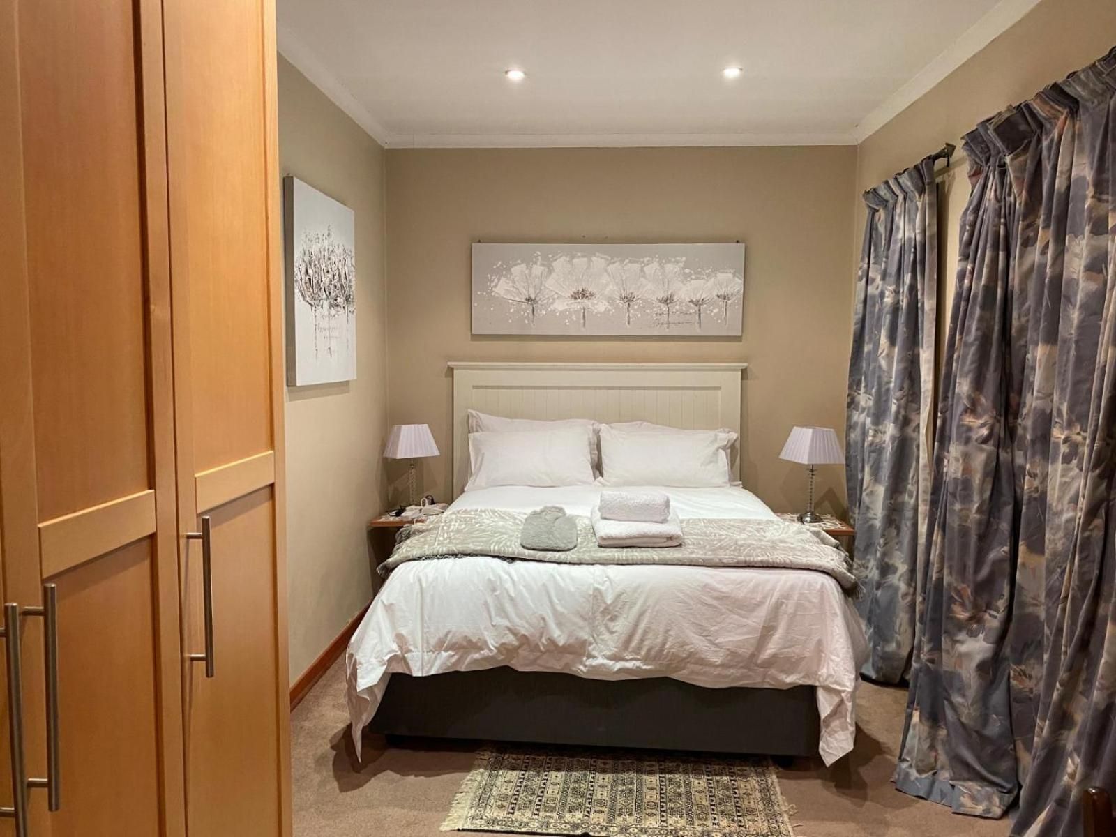 Queen Room with Garden View