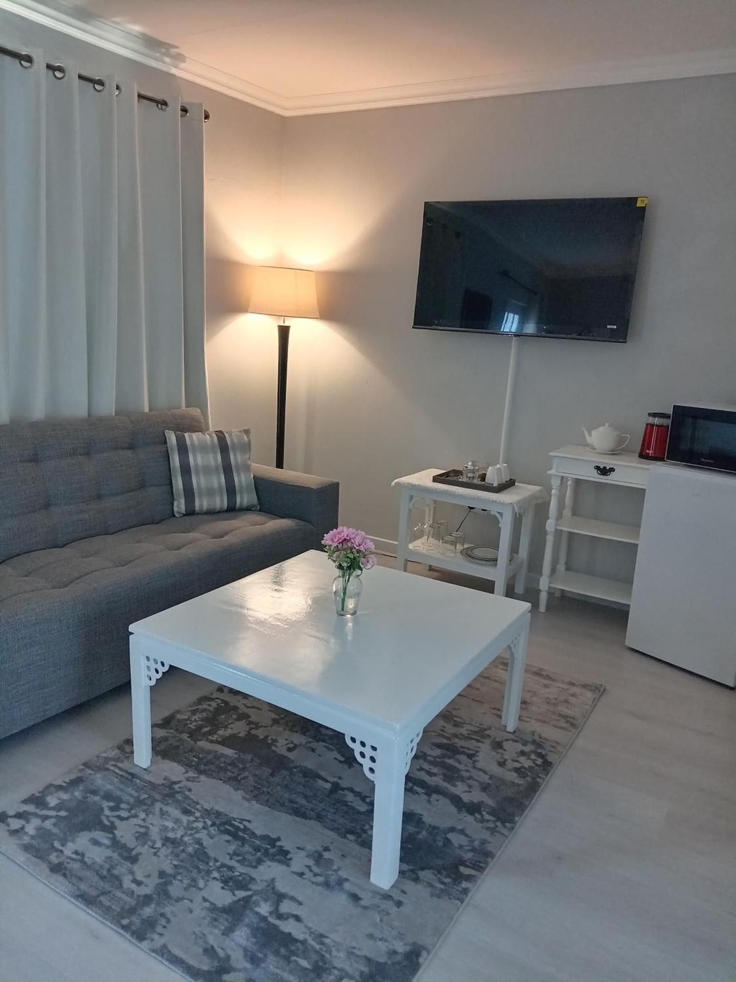 Sandton Spring Rivonia Deluxe Queen Room 2