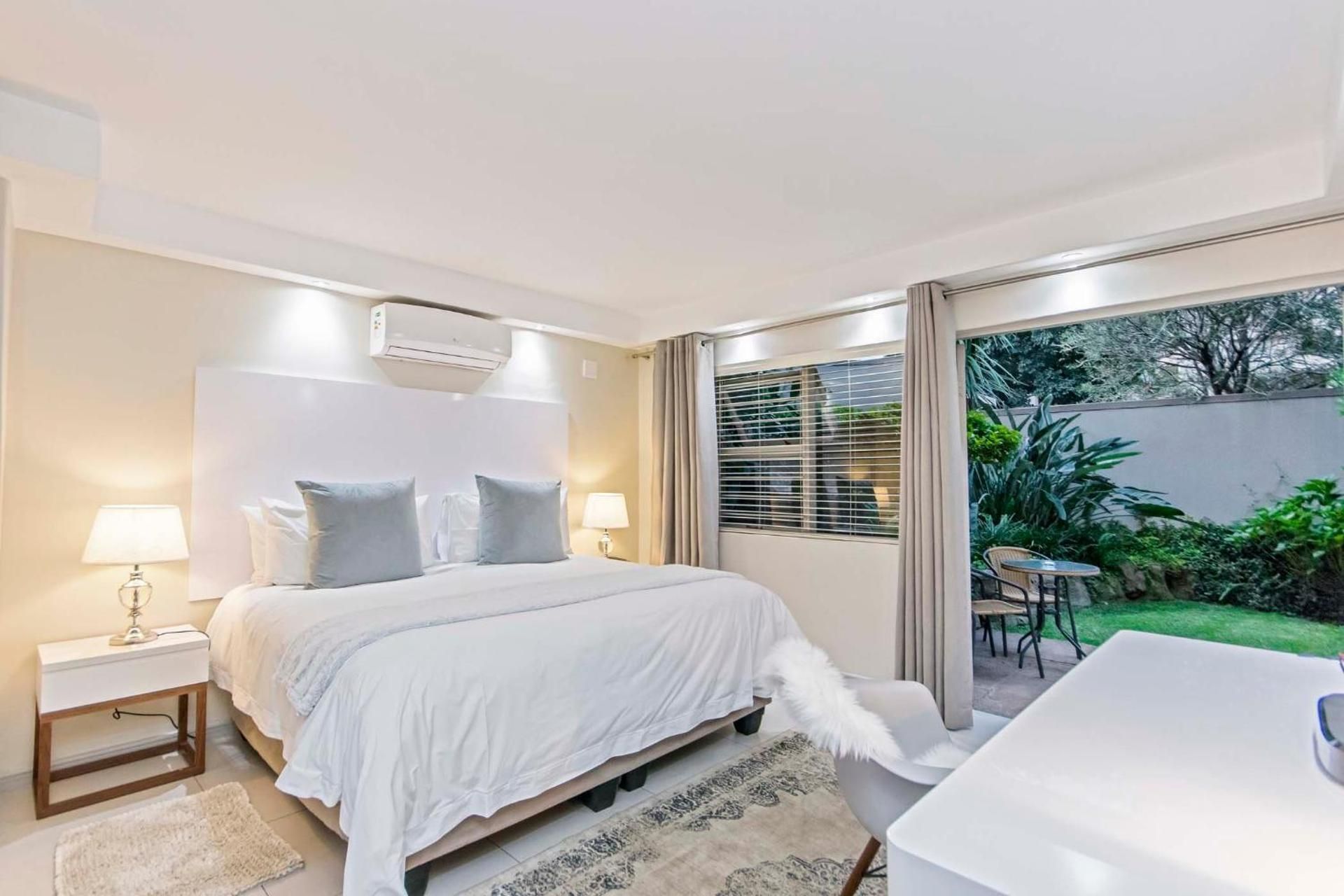 Deluxe King Suite