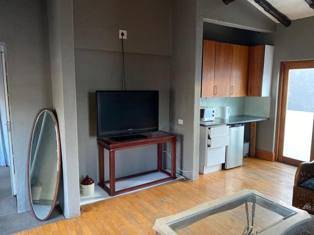Deluxe Queen Suite