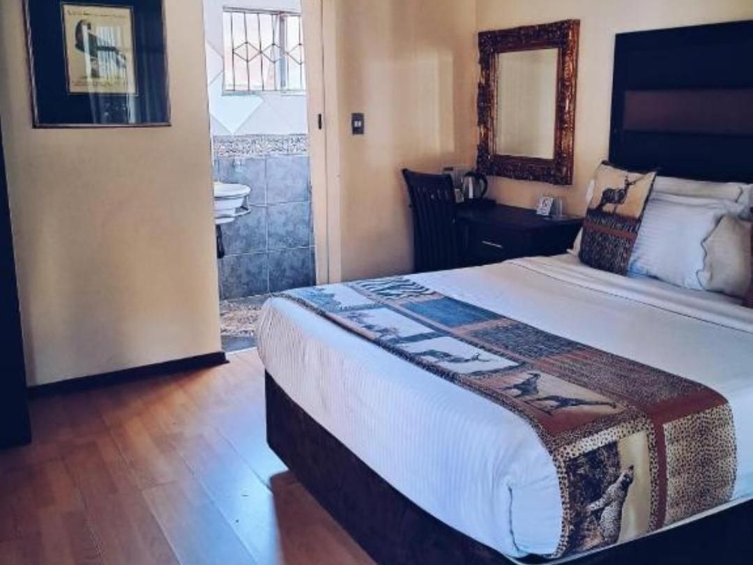 Standard Queen Room