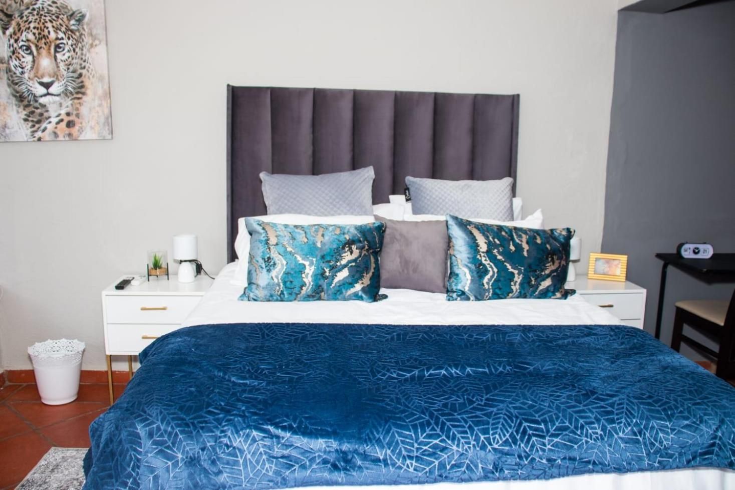 Queen Room with Garden View